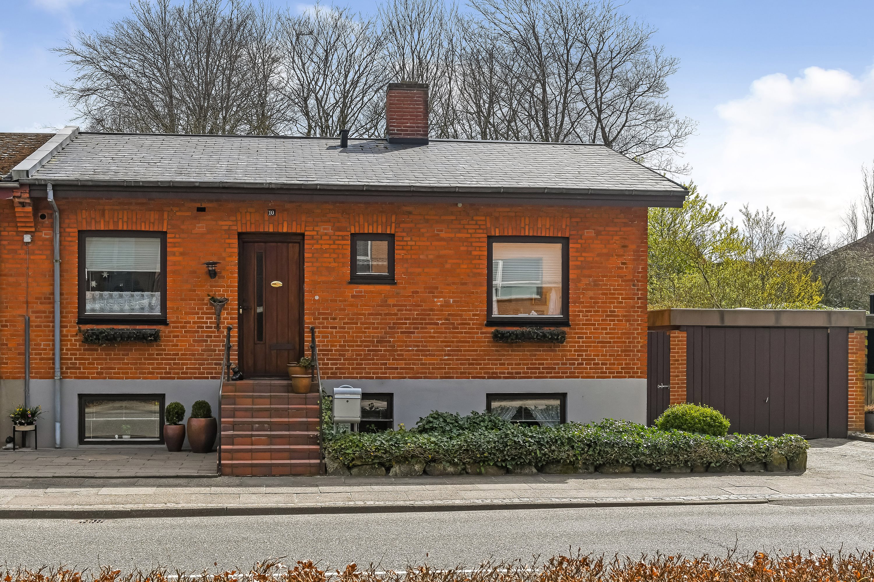 Fremhævet ejendommen billede i fuldskærmstilstand. Billede af Østre Alle 10, 7200 Grindsted