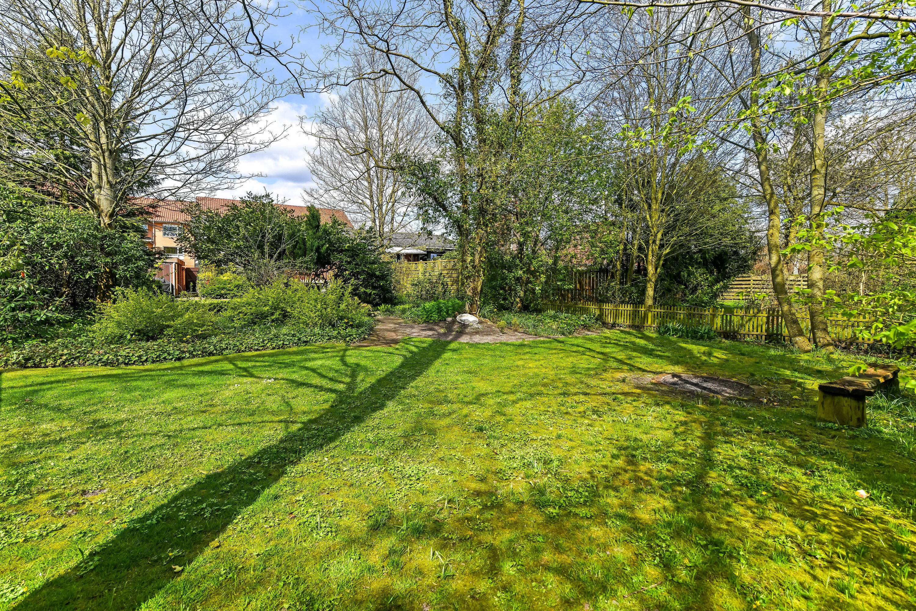 Fremhævet have billede i fuldskærmstilstand. Billede af Østre Alle 10, 7200 Grindsted