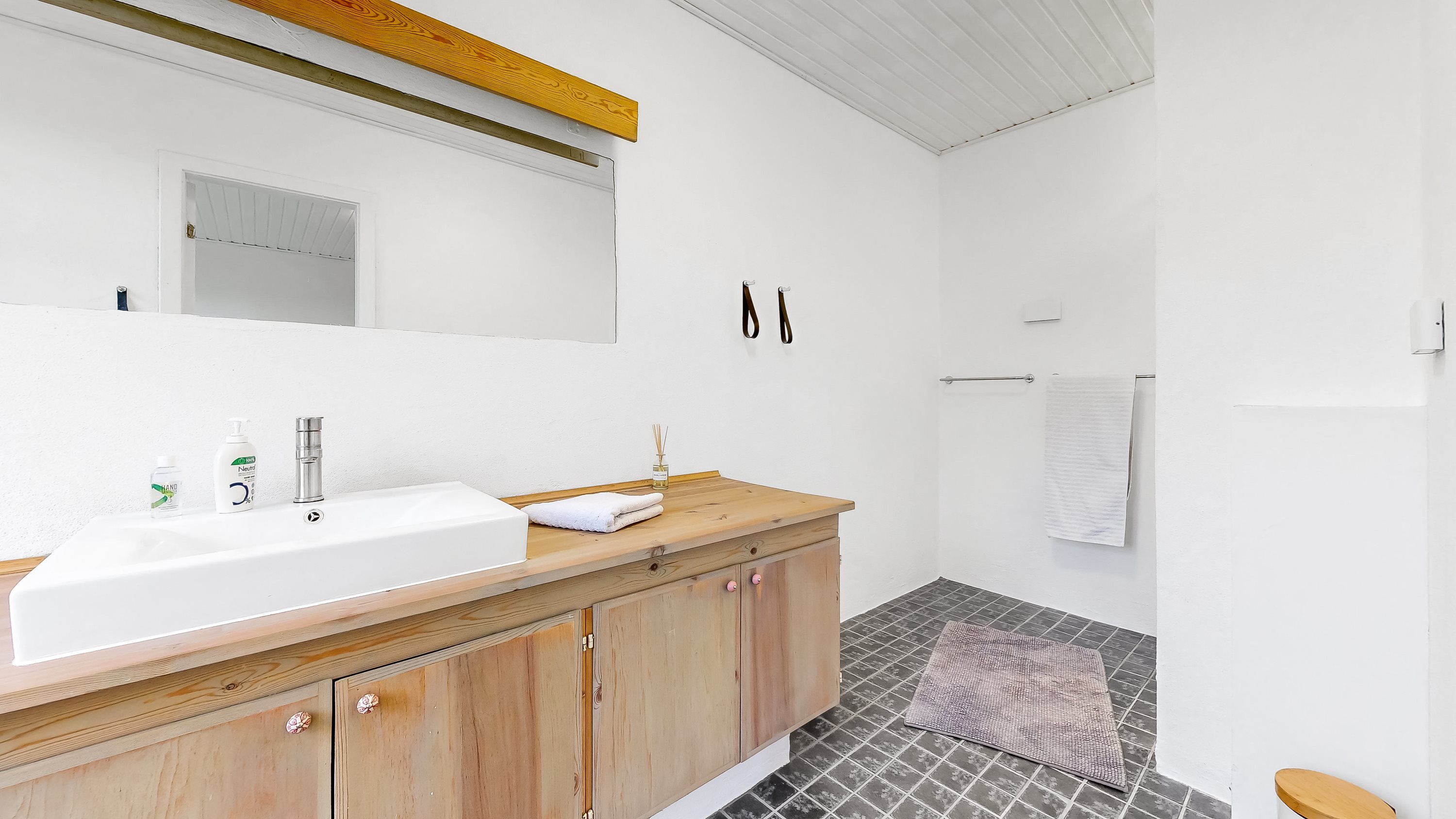 Fremhævet badeværelse billede i fuldskærmstilstand. Billede af Dåsbjergvej 48, Fly, 7800 Skive