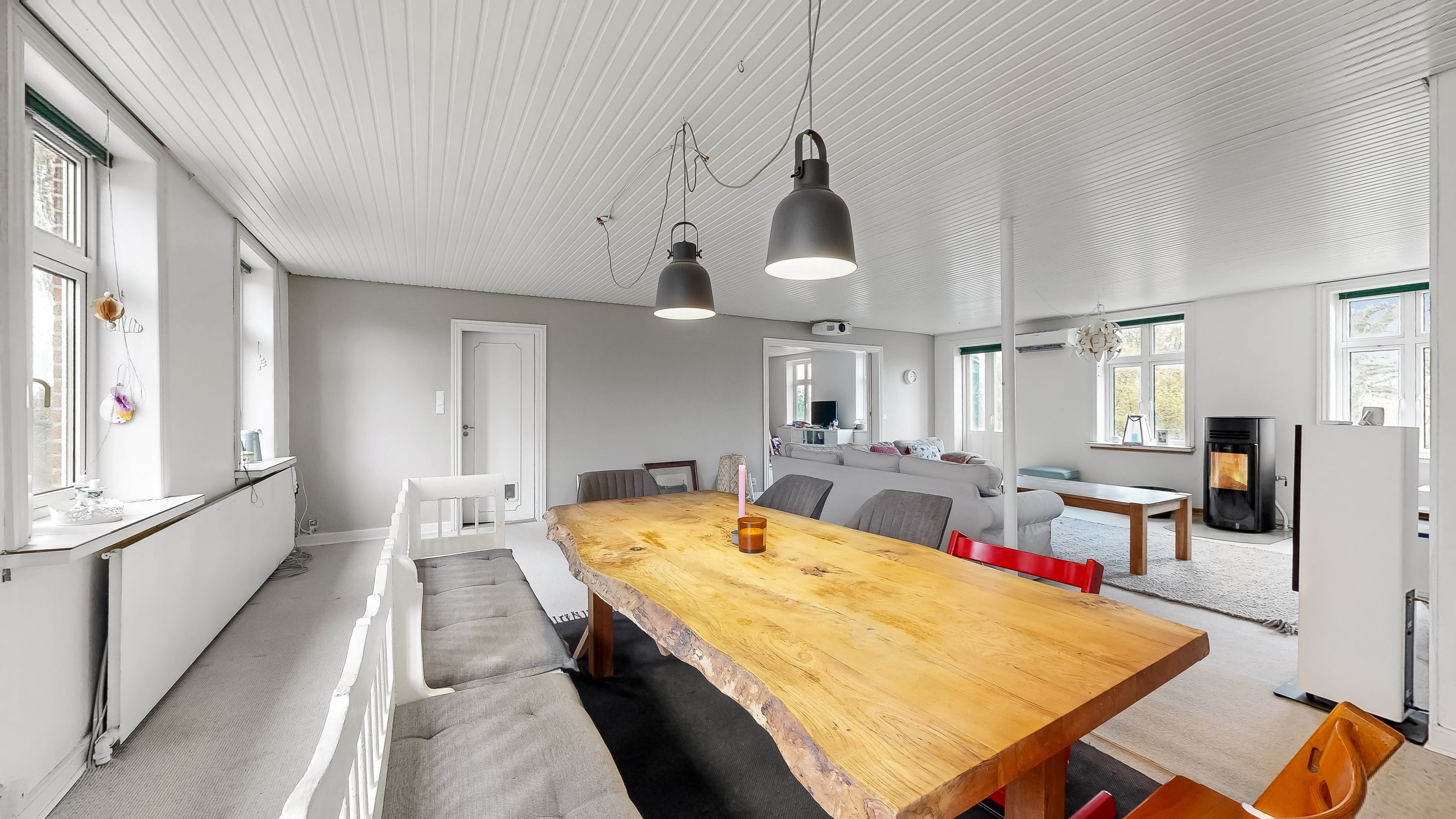 Fremhævet stue billede i fuldskærmstilstand. Billede af Dåsbjergvej 48, Fly, 7800 Skive