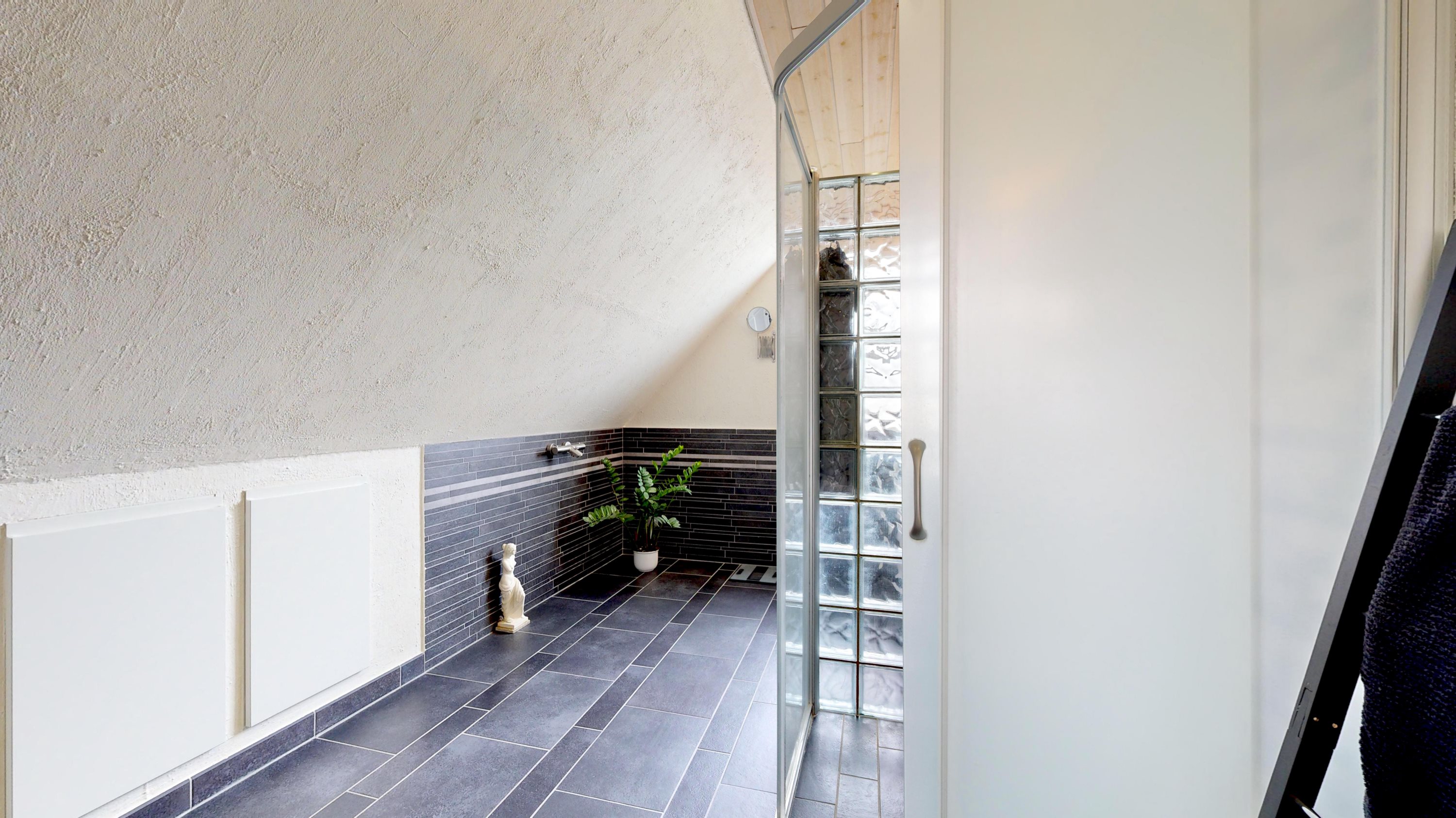 Fremhævet badeværelse billede i fuldskærmstilstand. Billede af Korsbakken 10, Rødding, 8830 Tjele