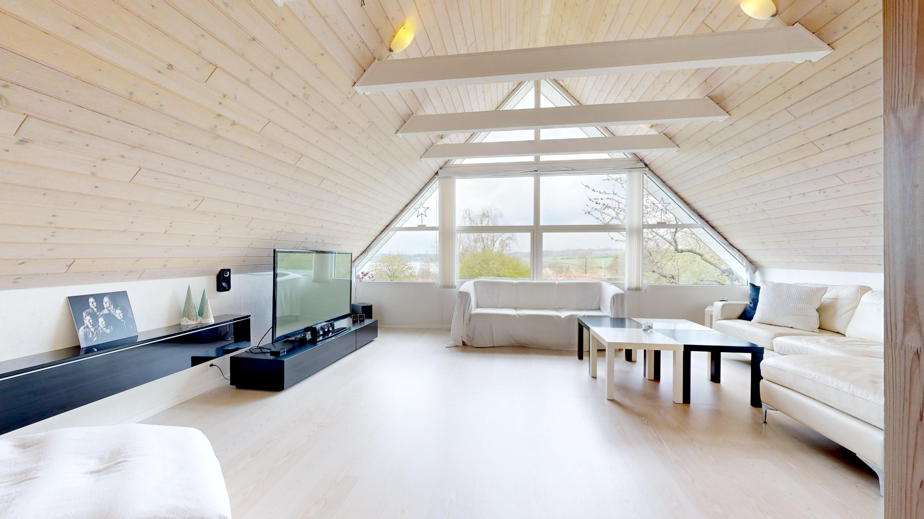 Fremhævet stue billede i fuldskærmstilstand. Billede af Korsbakken 10, Rødding, 8830 Tjele