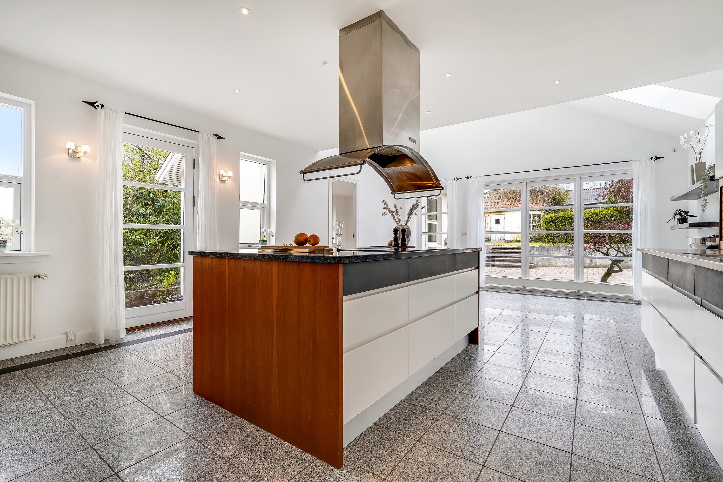 Fremhævet køkken billede i fuldskærmstilstand. Billede af Møllebakken 66, 5690 Tommerup