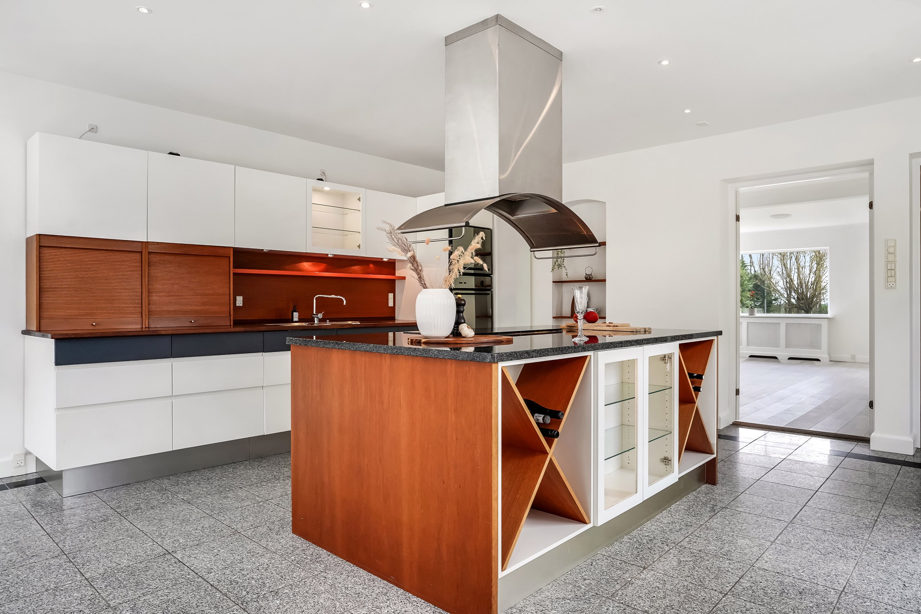 Fremhævet køkken billede i fuldskærmstilstand. Billede af Møllebakken 66, 5690 Tommerup