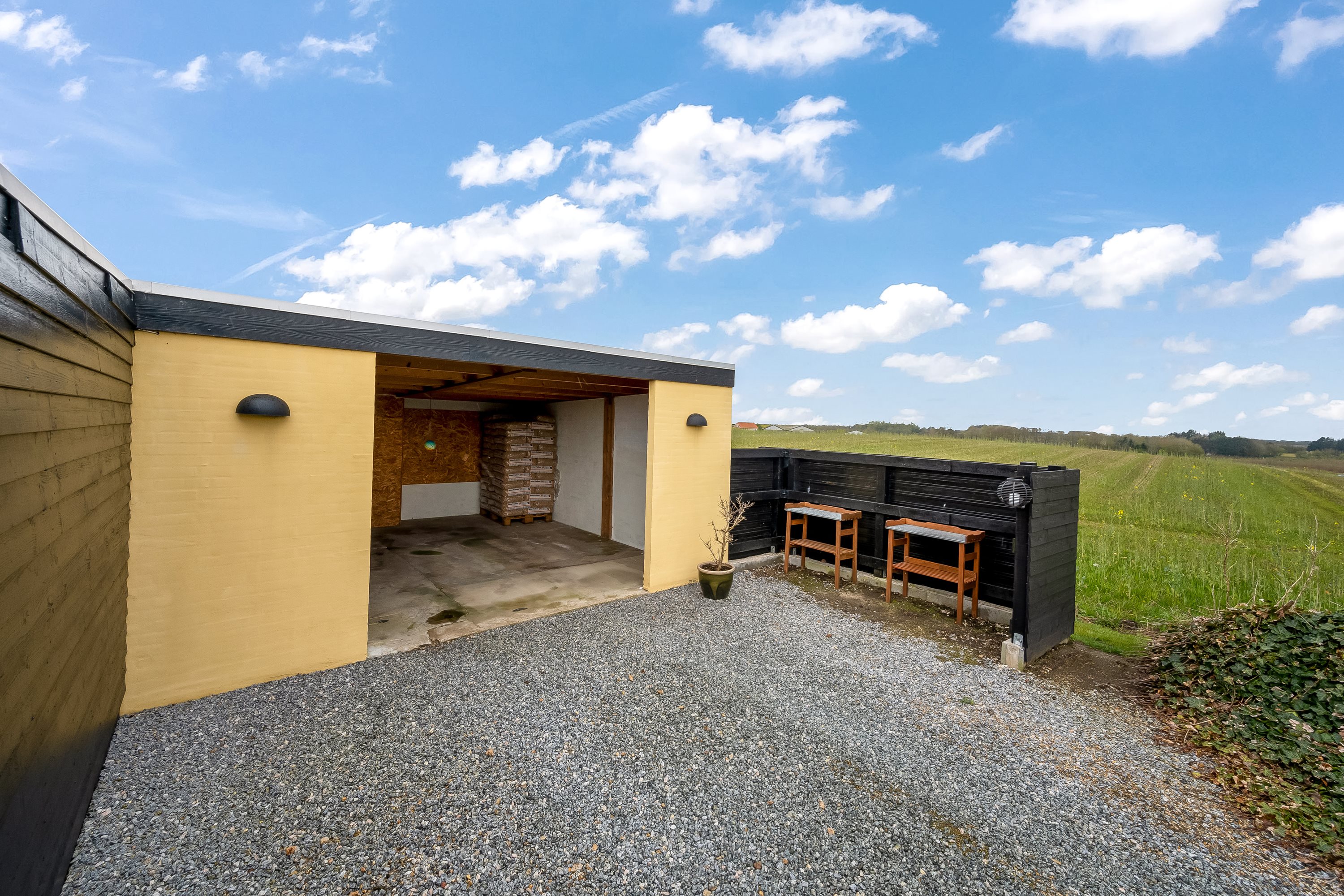 Fremhævet garage billede i fuldskærmstilstand. Billede af Kildsigvej 25, Br Kirkeby, 6971 Spjald