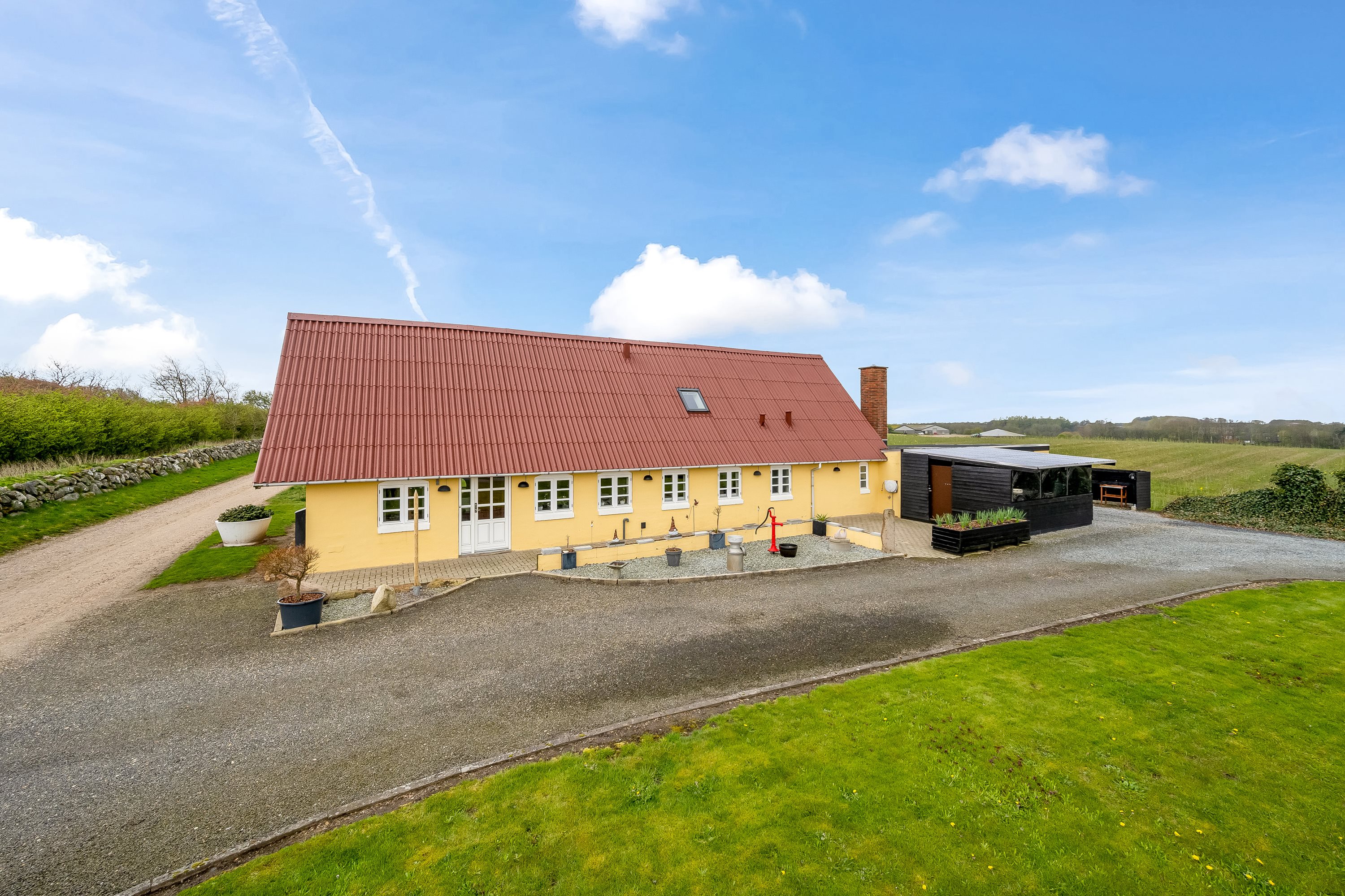 Fremhævet facade billede i fuldskærmstilstand. Billede af Kildsigvej 25, Br Kirkeby, 6971 Spjald