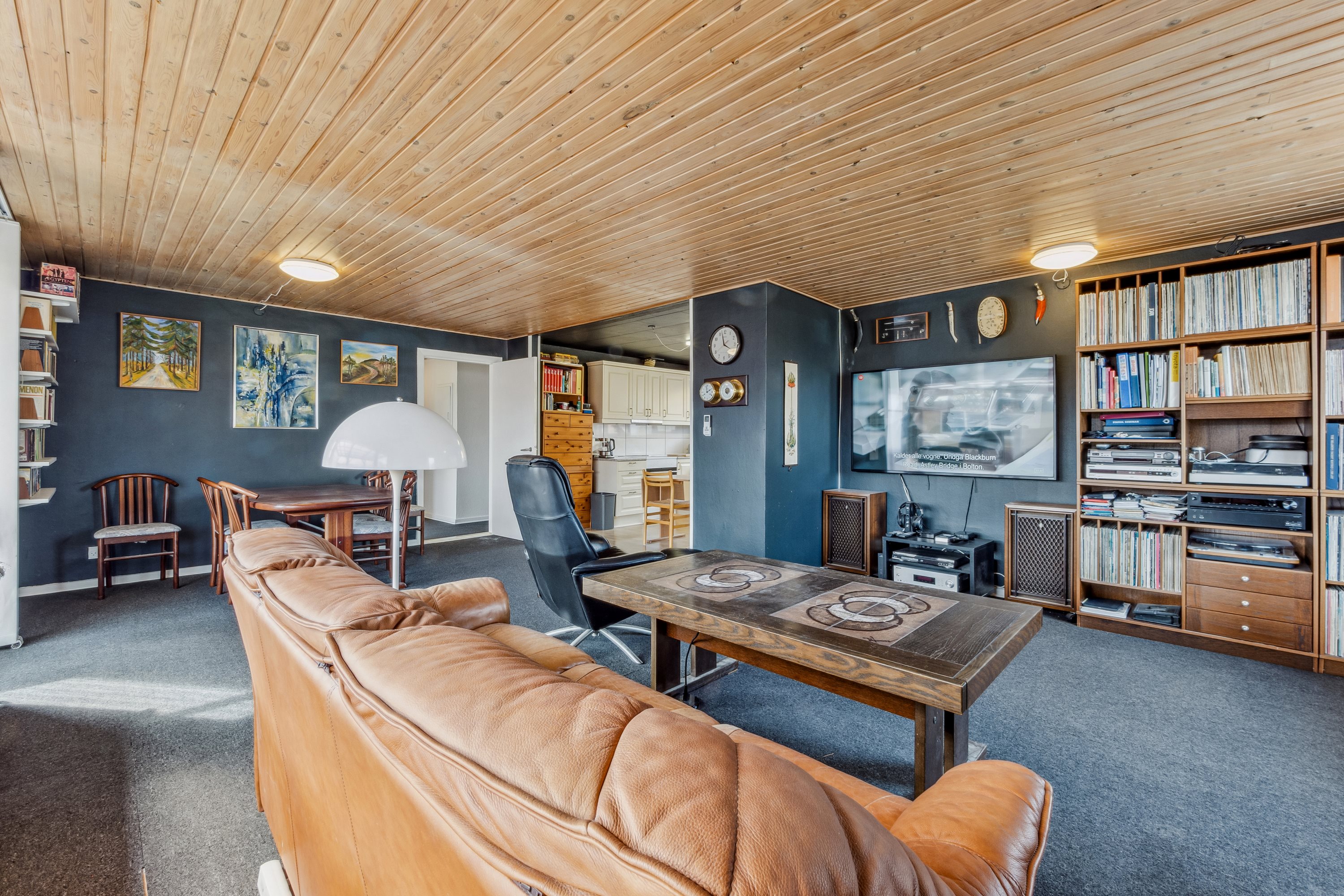 Fremhævet stue billede i fuldskærmstilstand. Billede af Gyvelvænget 169, 7730 Hanstholm