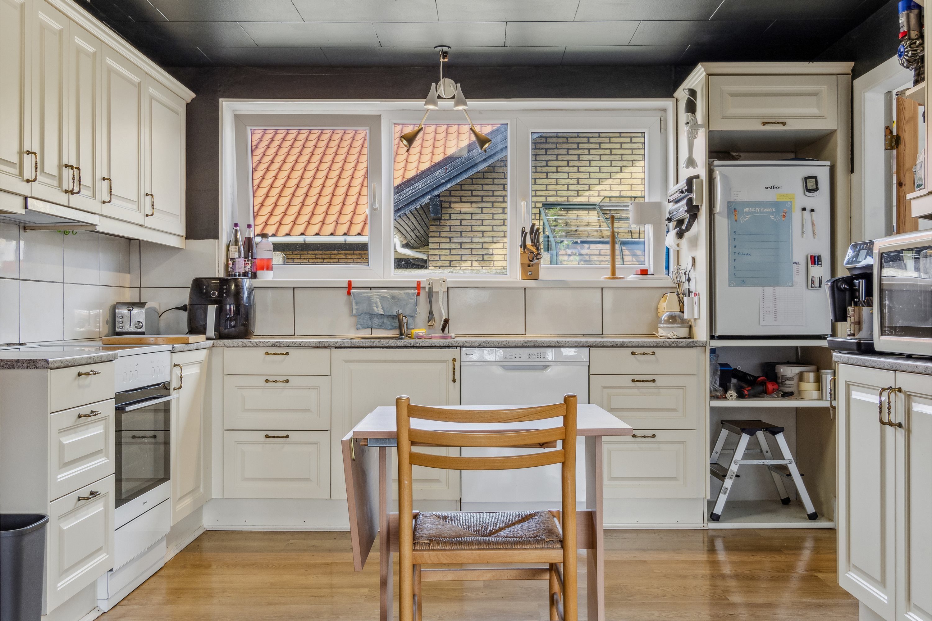 Fremhævet køkken billede i fuldskærmstilstand. Billede af Gyvelvænget 169, 7730 Hanstholm