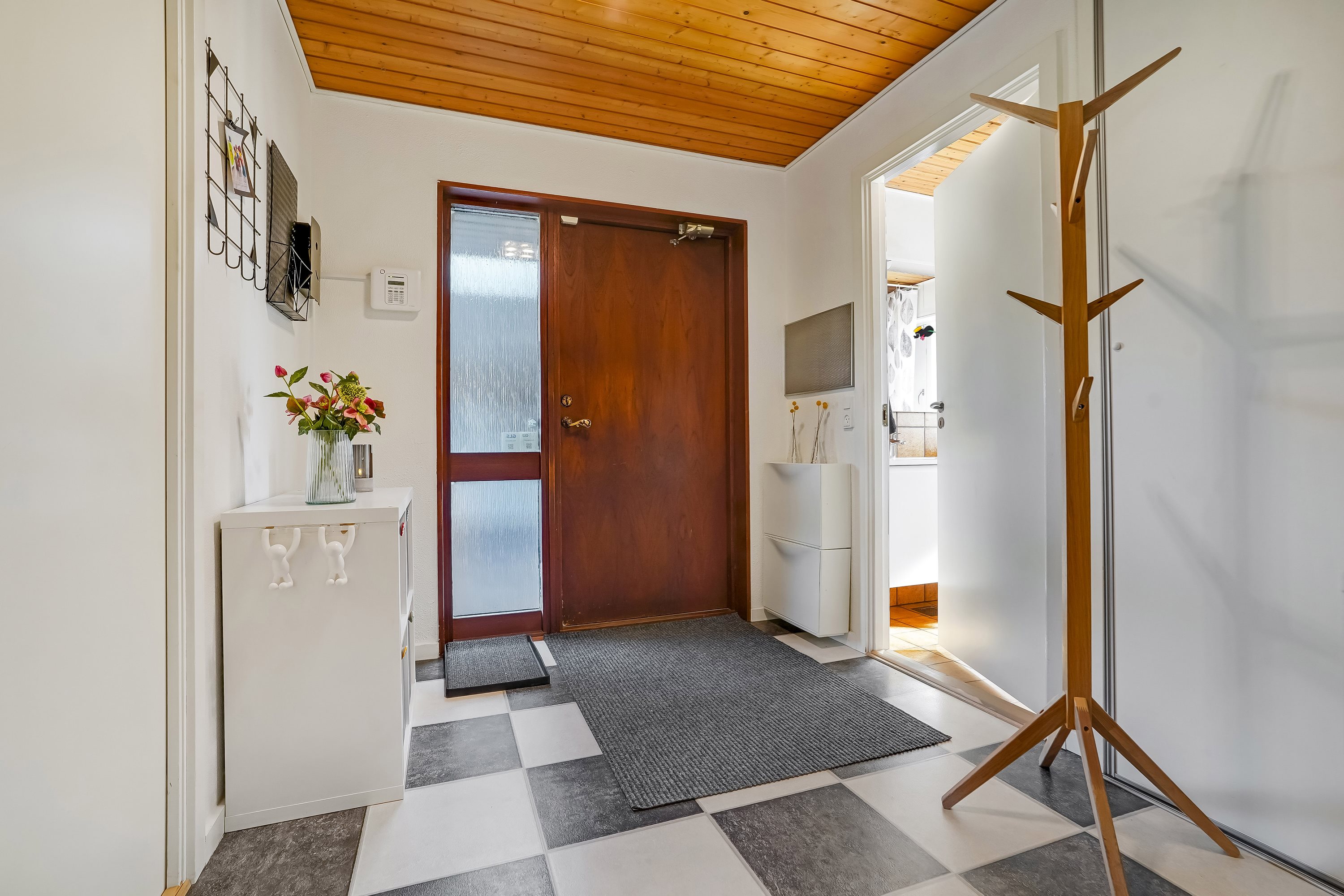 Fremhævet entré billede i fuldskærmstilstand. Billede af Bøgevej 6, Aale, 7160 Tørring