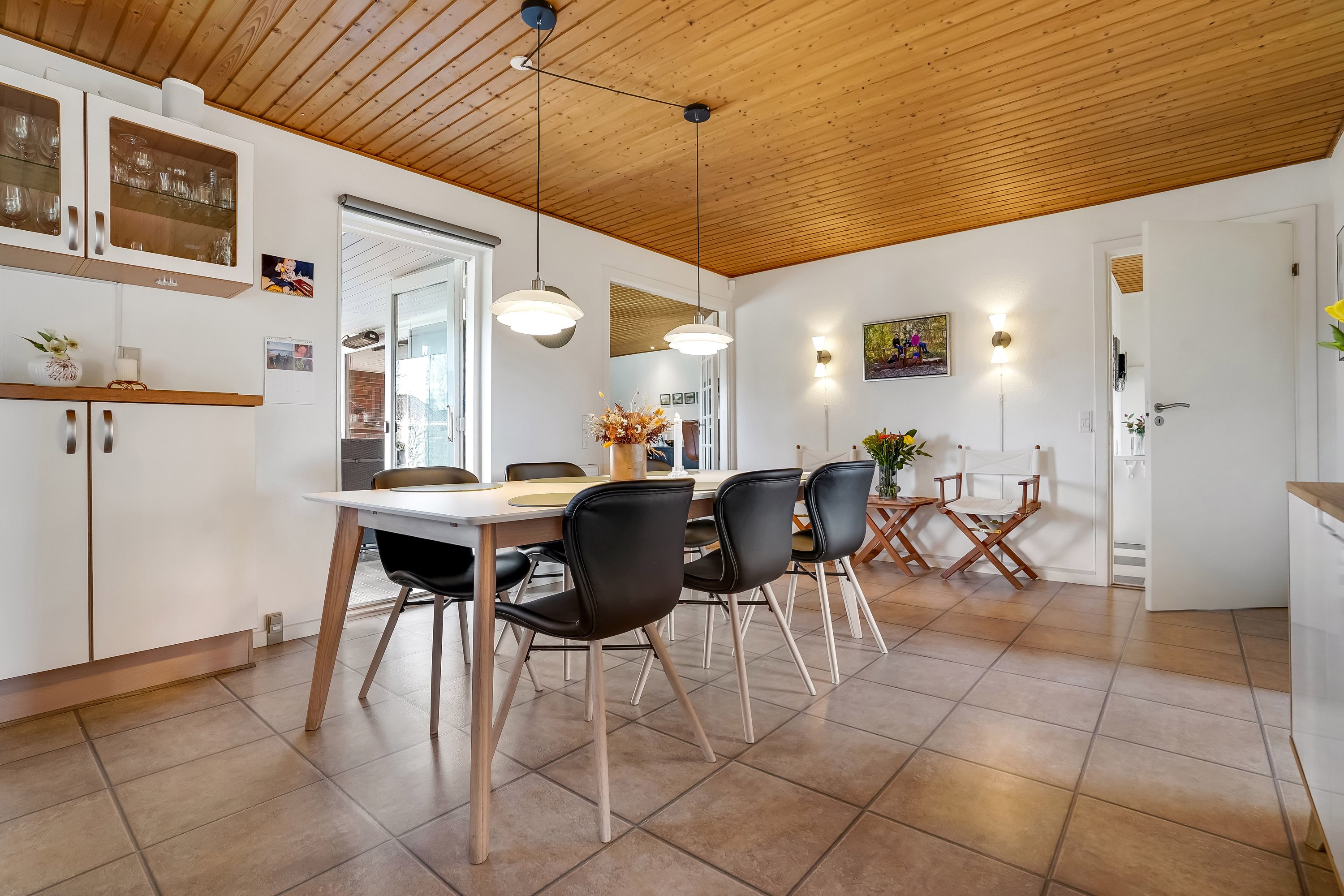 Fremhævet stue billede i fuldskærmstilstand. Billede af Bøgevej 6, Aale, 7160 Tørring