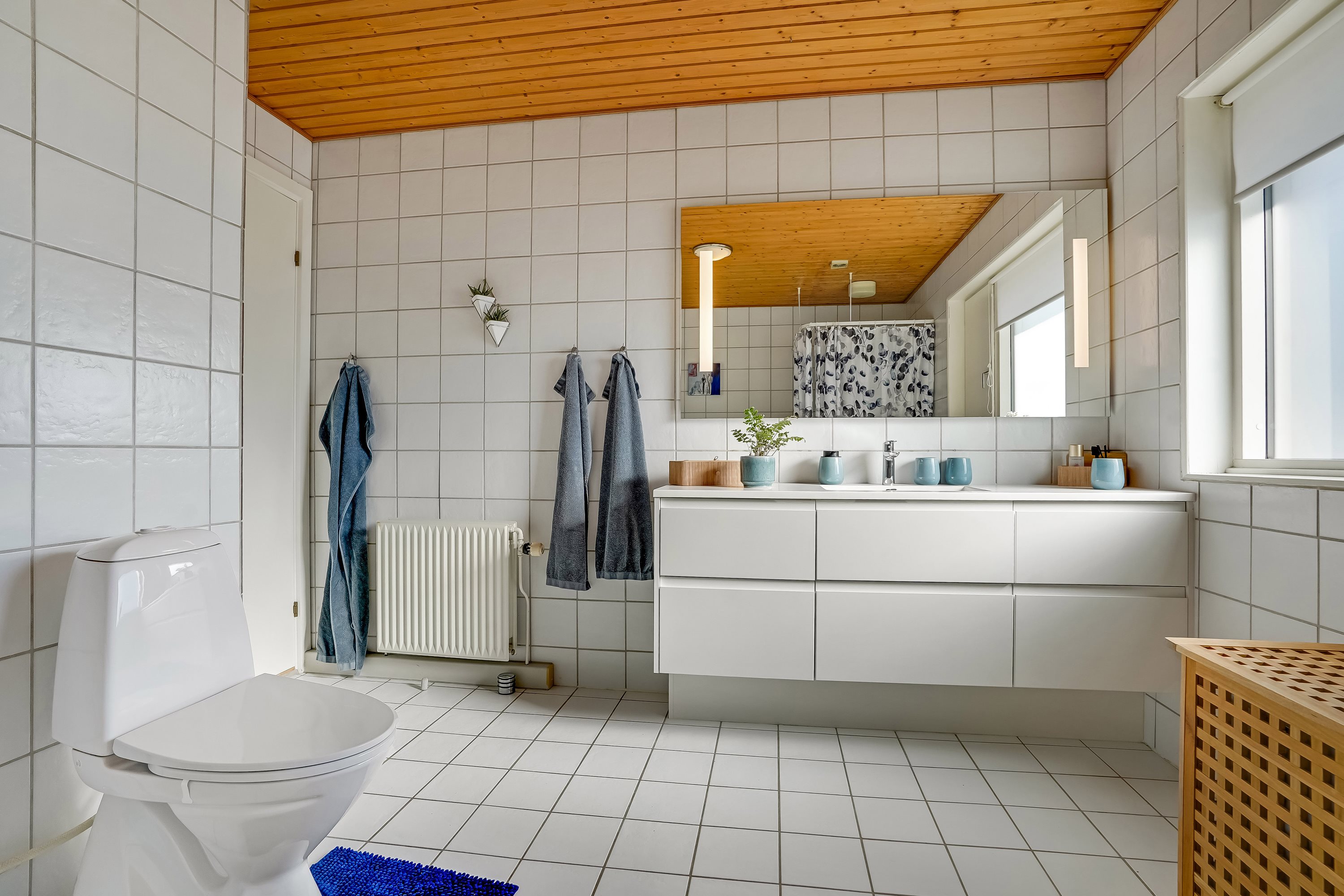 Fremhævet badeværelse billede i fuldskærmstilstand. Billede af Bøgevej 6, Aale, 7160 Tørring