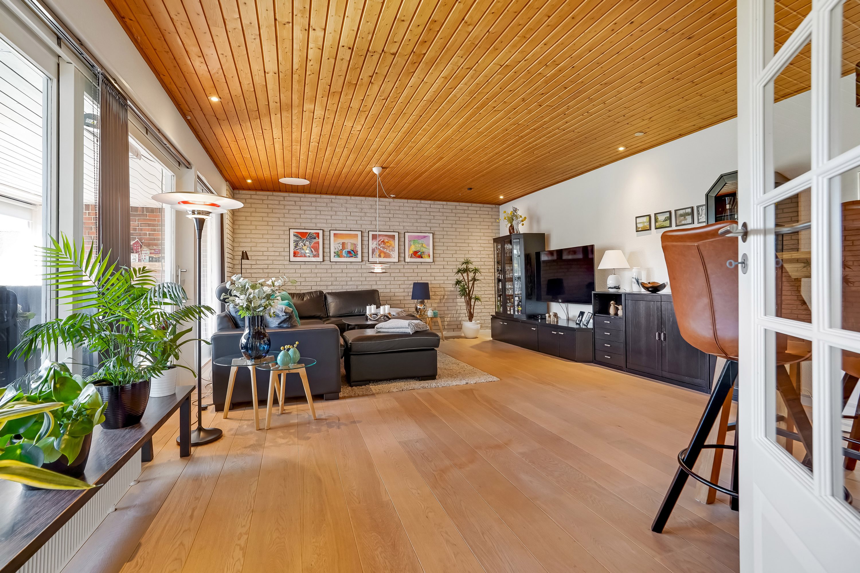 Fremhævet stue billede i fuldskærmstilstand. Billede af Bøgevej 6, Aale, 7160 Tørring