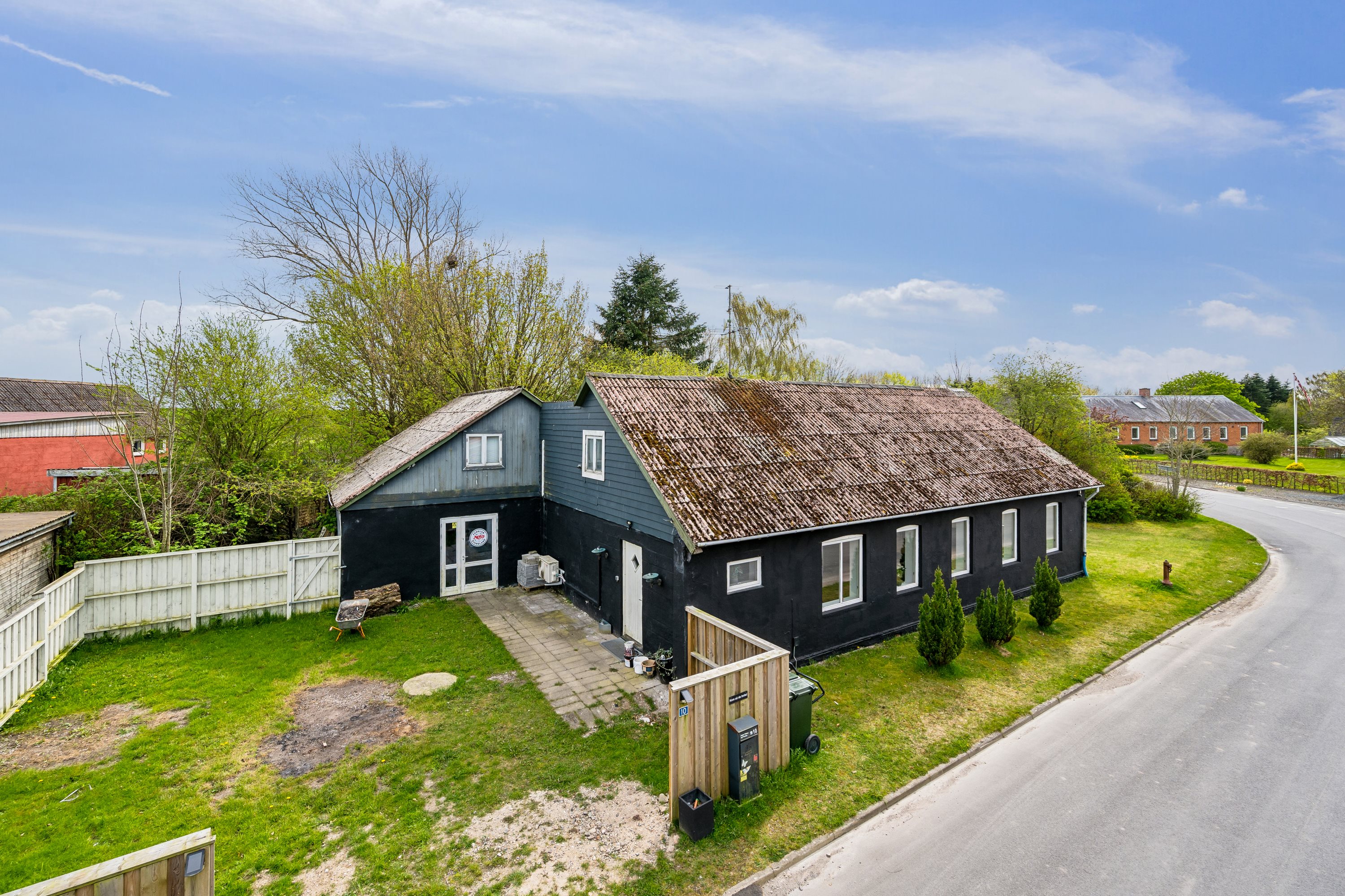 Fremhævet ejendom 1 billede i fuldskærmstilstand. Billede af Lystrupvej 10, Lystrup, 8961 Allingåbro