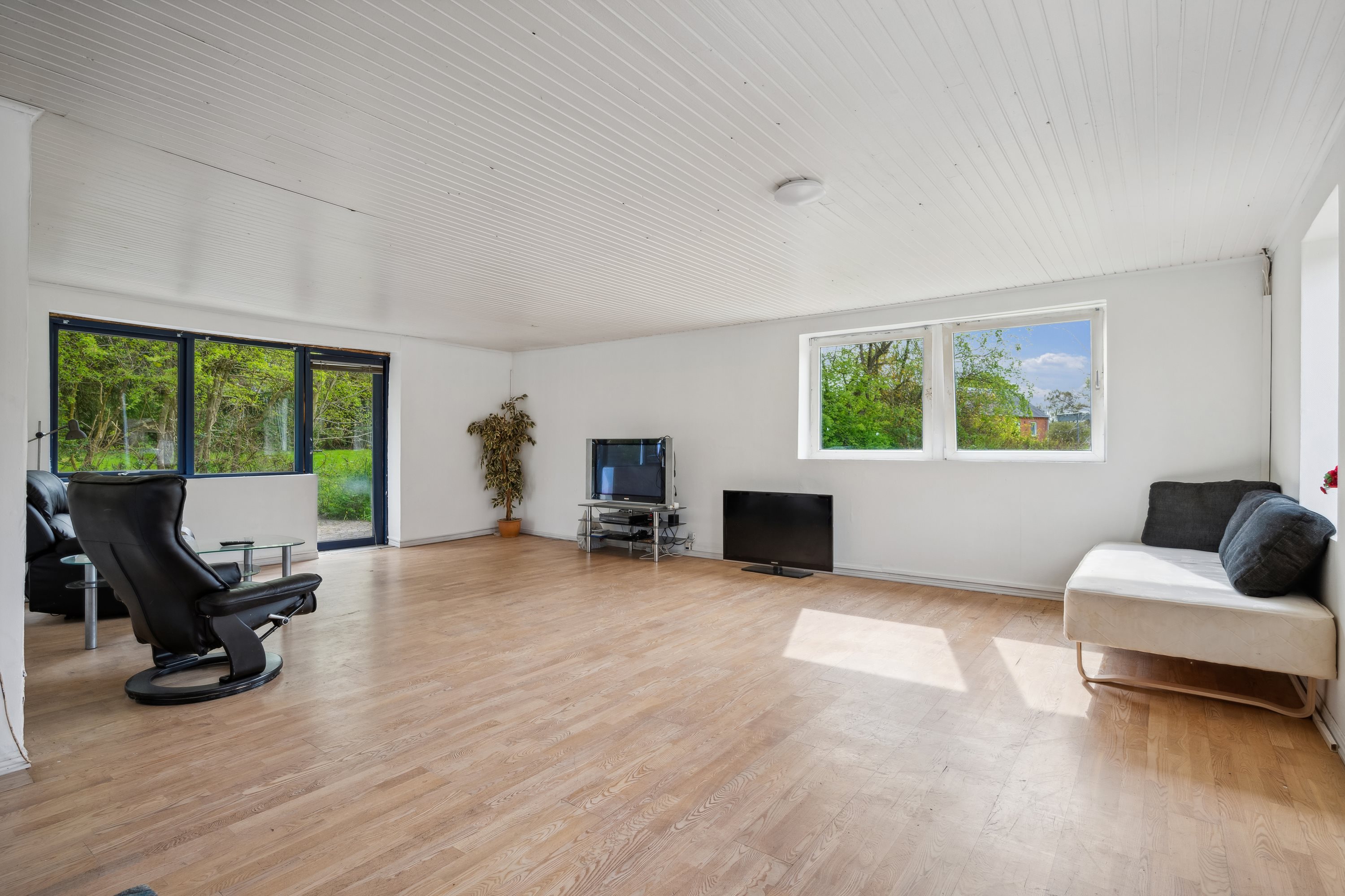 Fremhævet stue billede i fuldskærmstilstand. Billede af Lystrupvej 10, Lystrup, 8961 Allingåbro