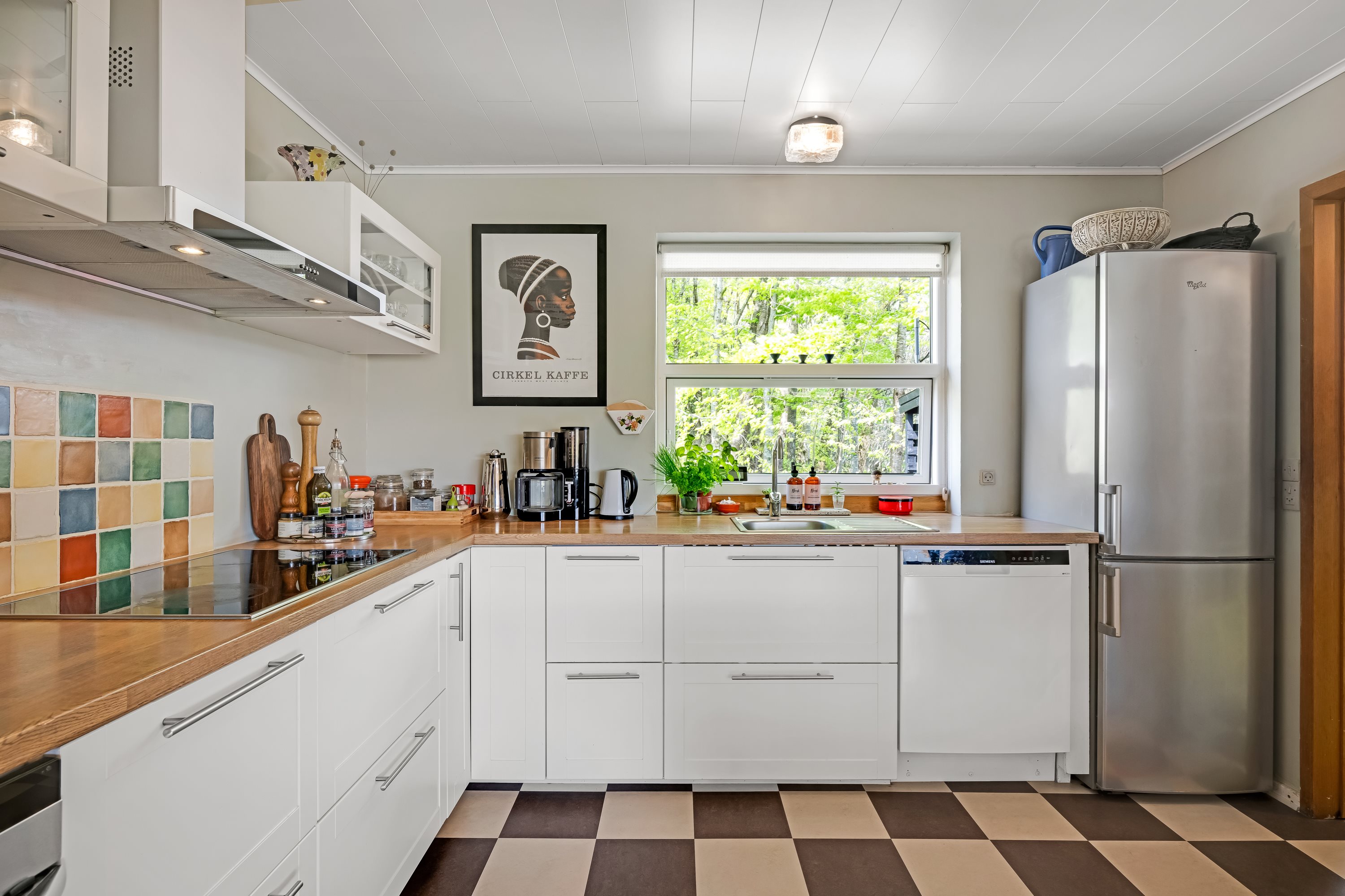 Fremhævet køkken billede i fuldskærmstilstand. Billede af Snedkervej 1, 6270 Tønder