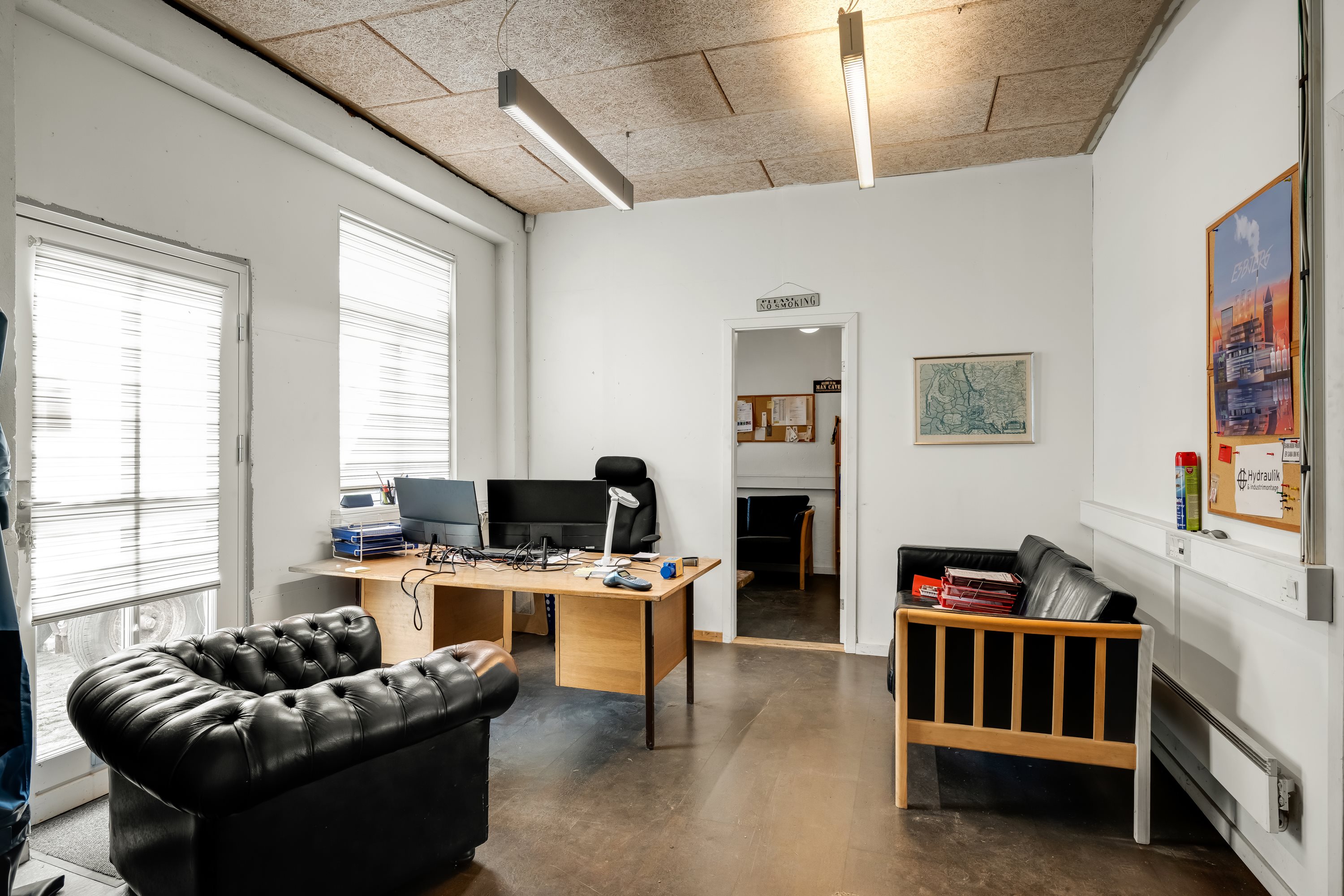 Fremhævet kontor billede i fuldskærmstilstand. Billede af Snedkervej 1, 6270 Tønder