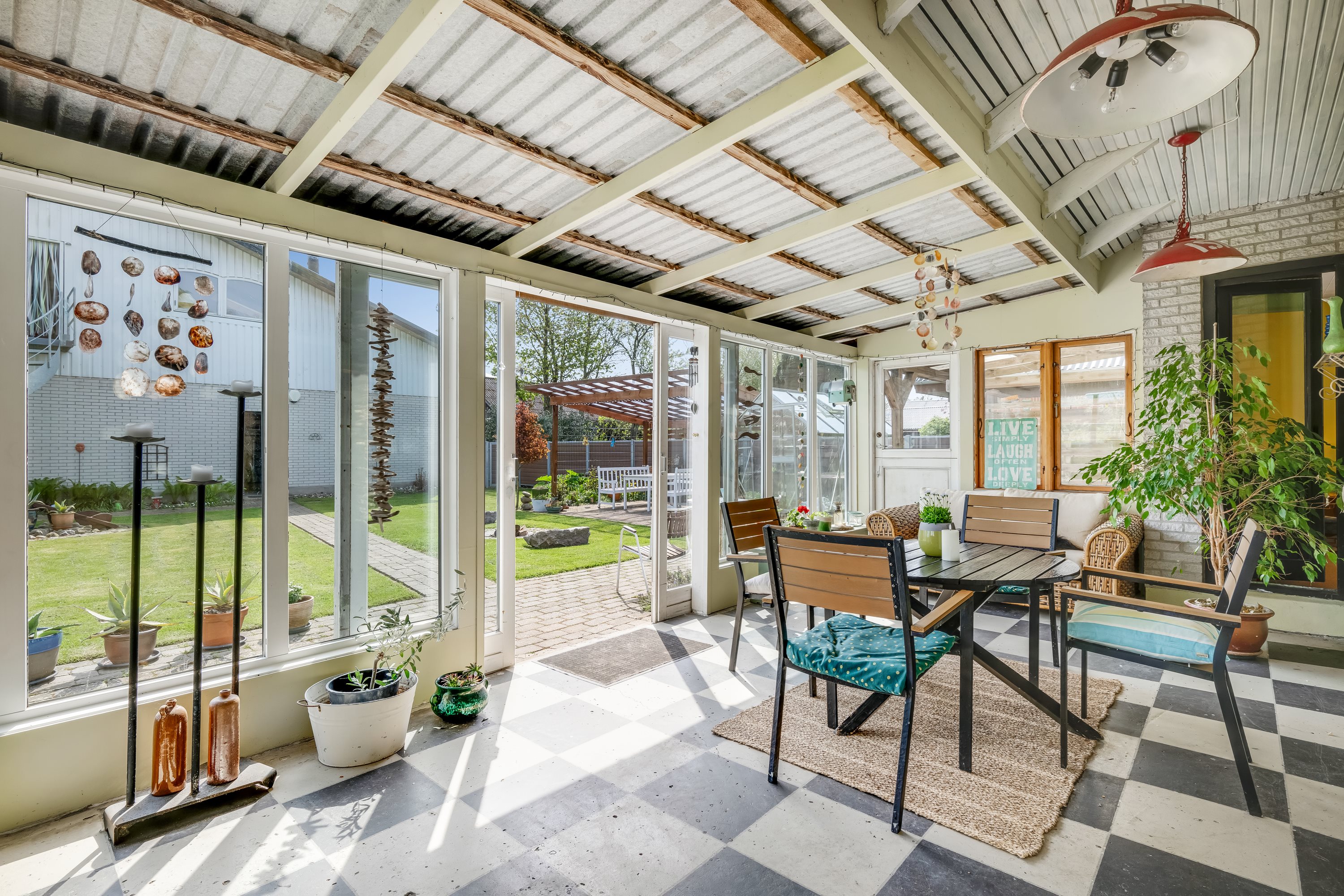 Fremhævet udestue billede i fuldskærmstilstand. Billede af Snedkervej 1, 6270 Tønder