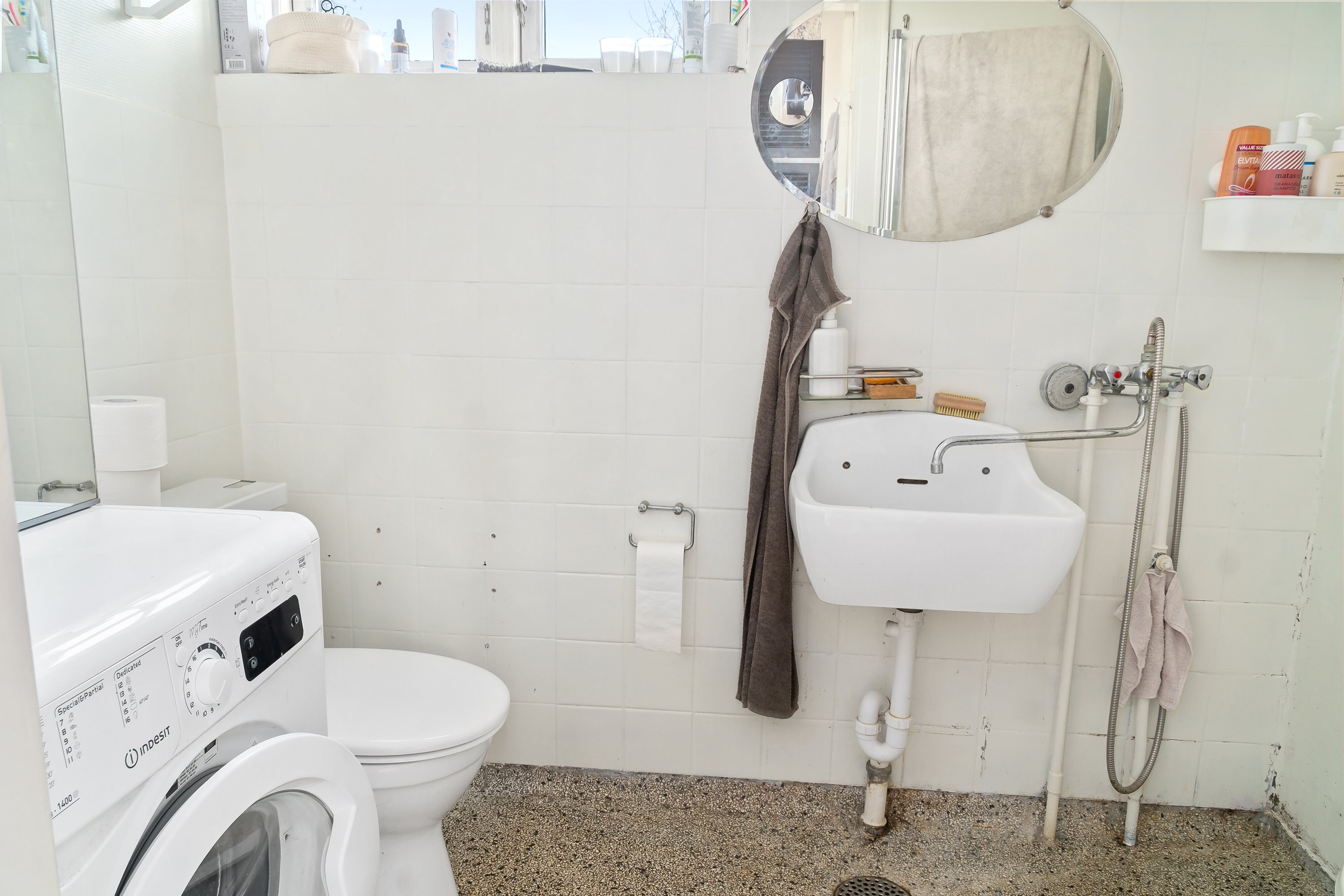 Fremhævet badeværelse billede i fuldskærmstilstand. Billede af Christinelundsvej 36, 4720 Præstø