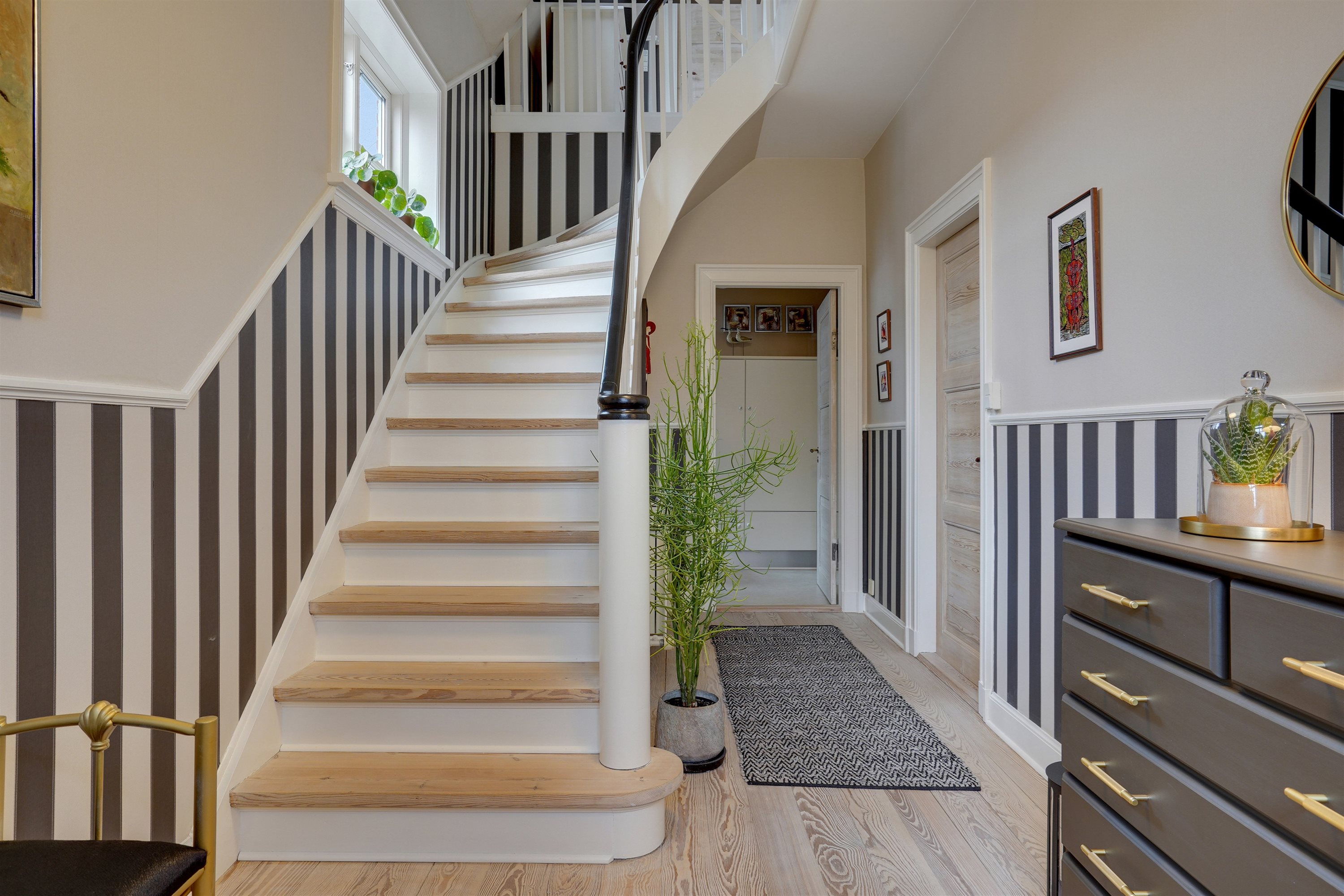 Fremhævet entré billede i fuldskærmstilstand. Billede af Elmealle 8, 6800 Varde