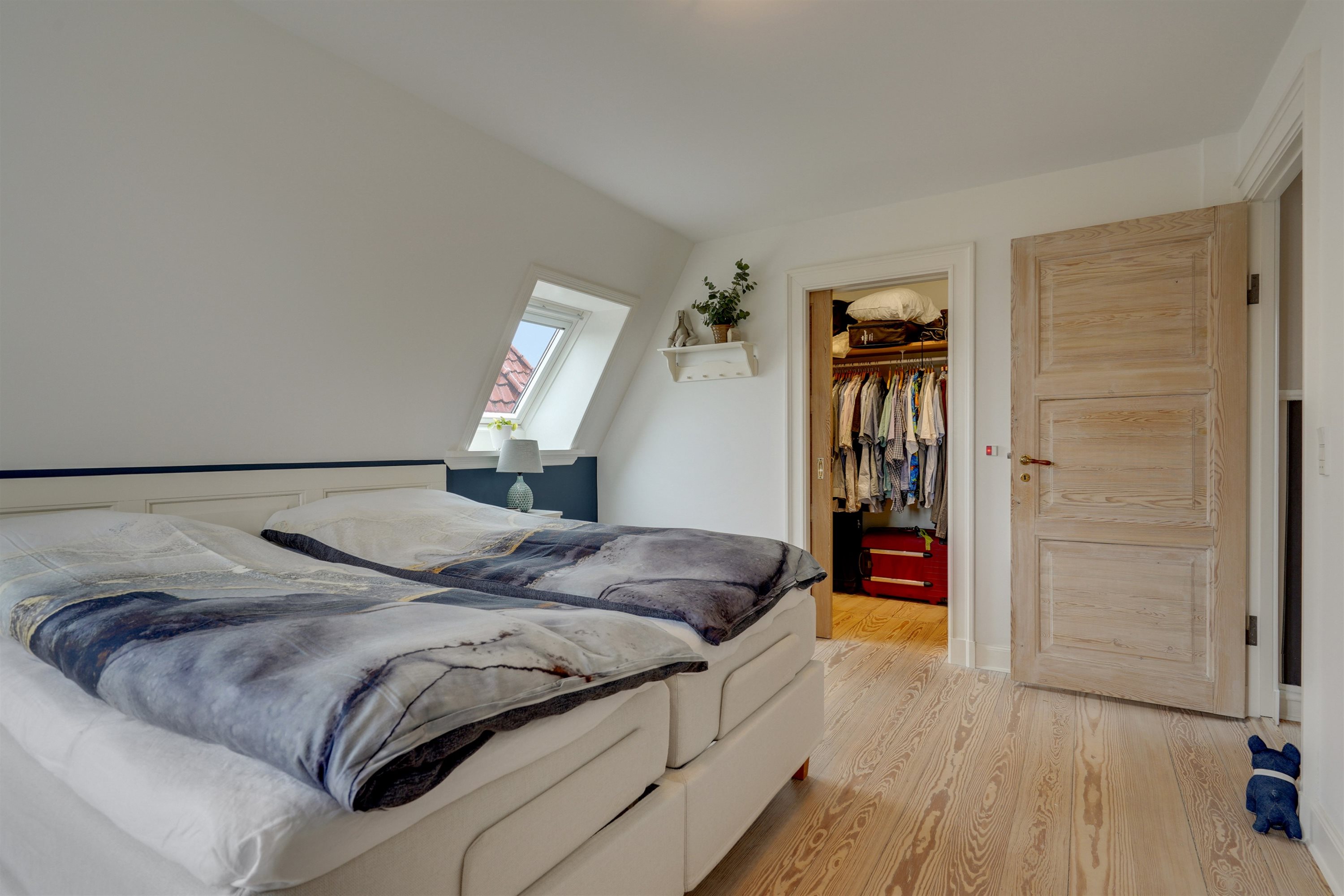 Fremhævet soveværelse billede i fuldskærmstilstand. Billede af Elmealle 8, 6800 Varde