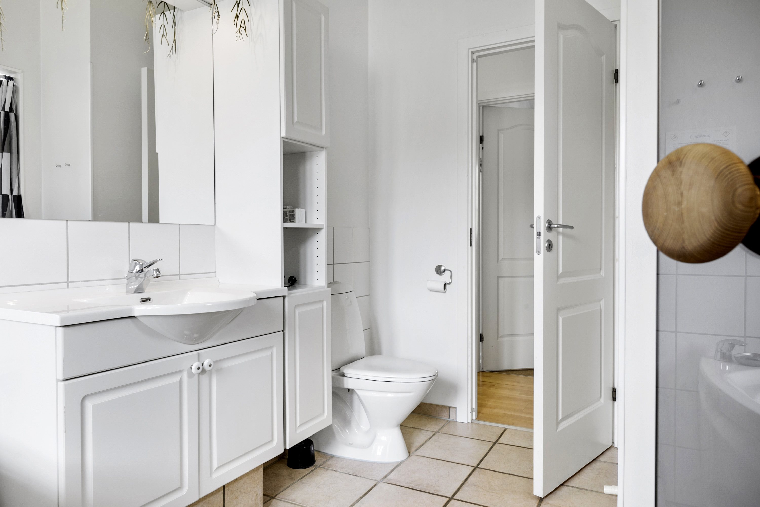 Fremhævet toilet billede i fuldskærmstilstand. Billede af Golfsvinget 54, Løjt, 6200 Aabenraa