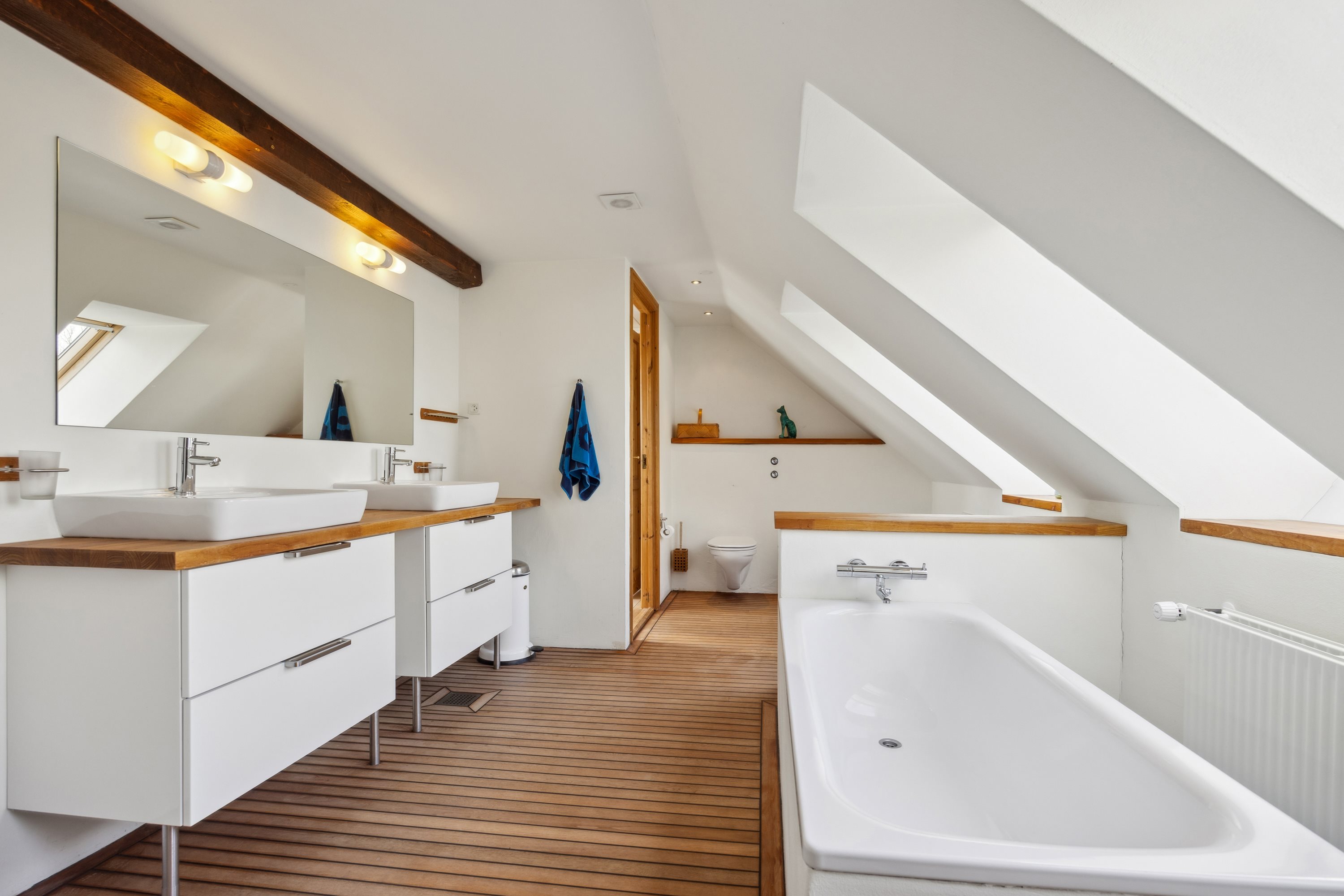 Fremhævet badeværelse billede i fuldskærmstilstand. Billede af Hou Engvej 46, Hou, 9370 Hals