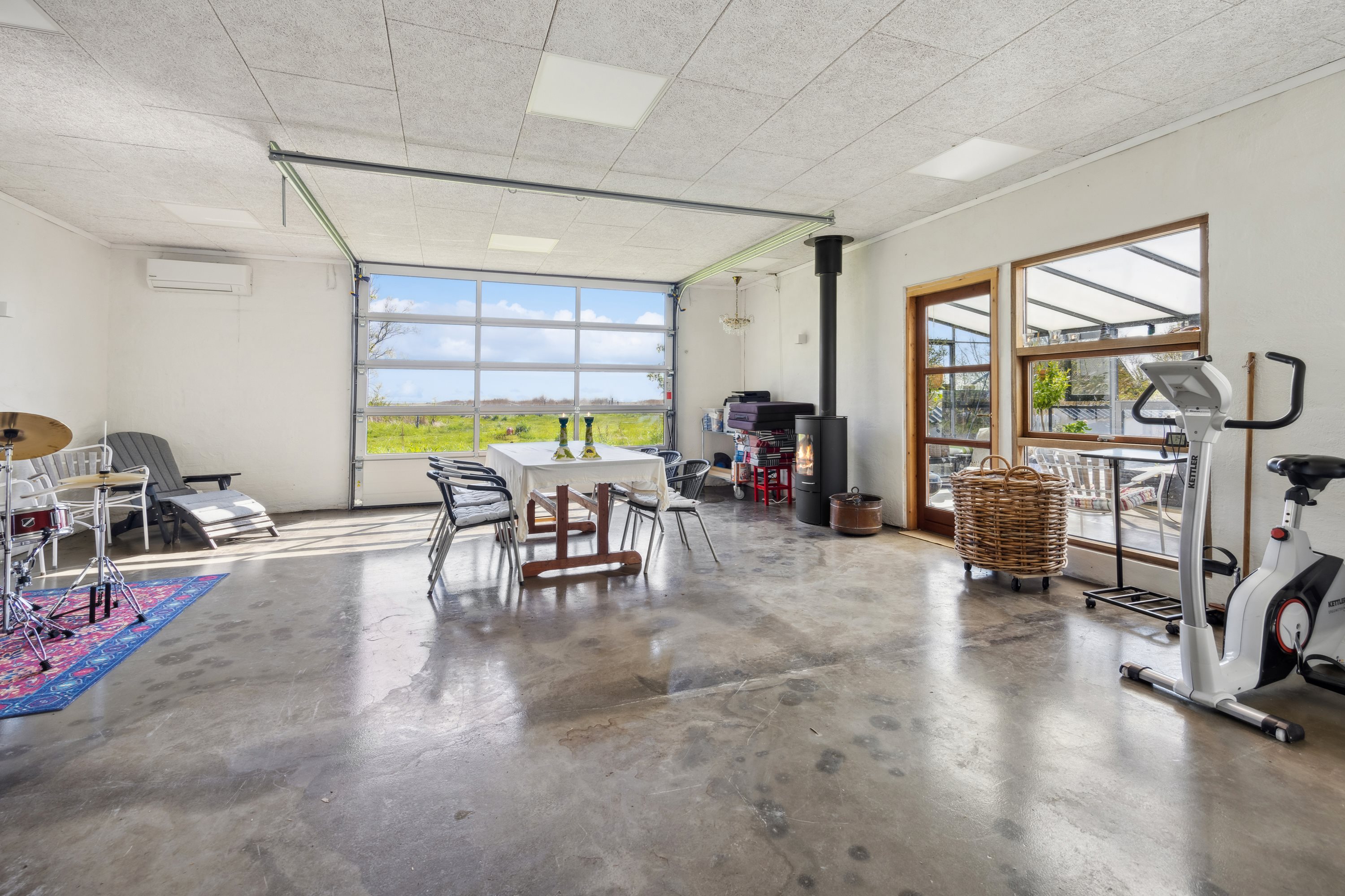 Fremhævet stue billede i fuldskærmstilstand. Billede af Hou Engvej 46, Hou, 9370 Hals