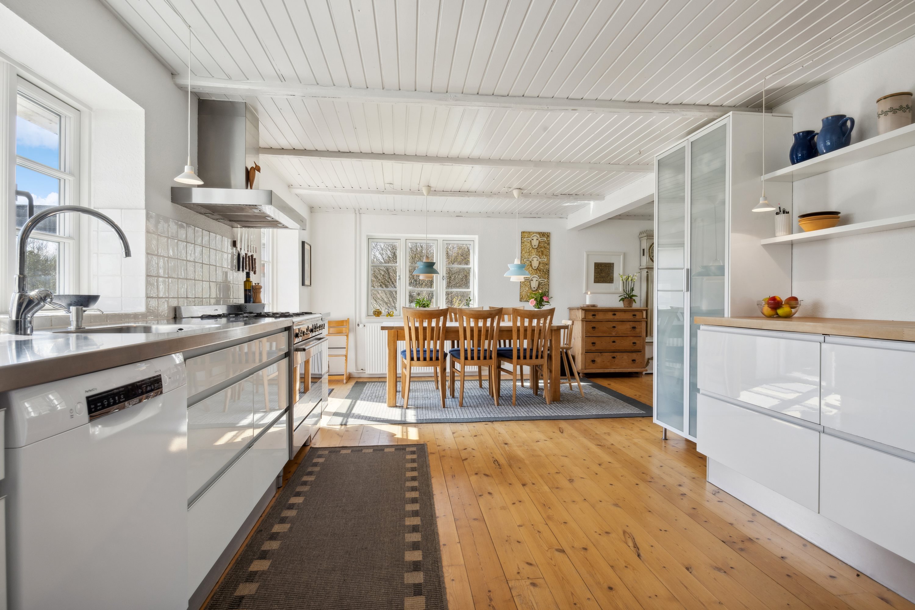 Fremhævet køkken billede i fuldskærmstilstand. Billede af Hou Engvej 46, Hou, 9370 Hals