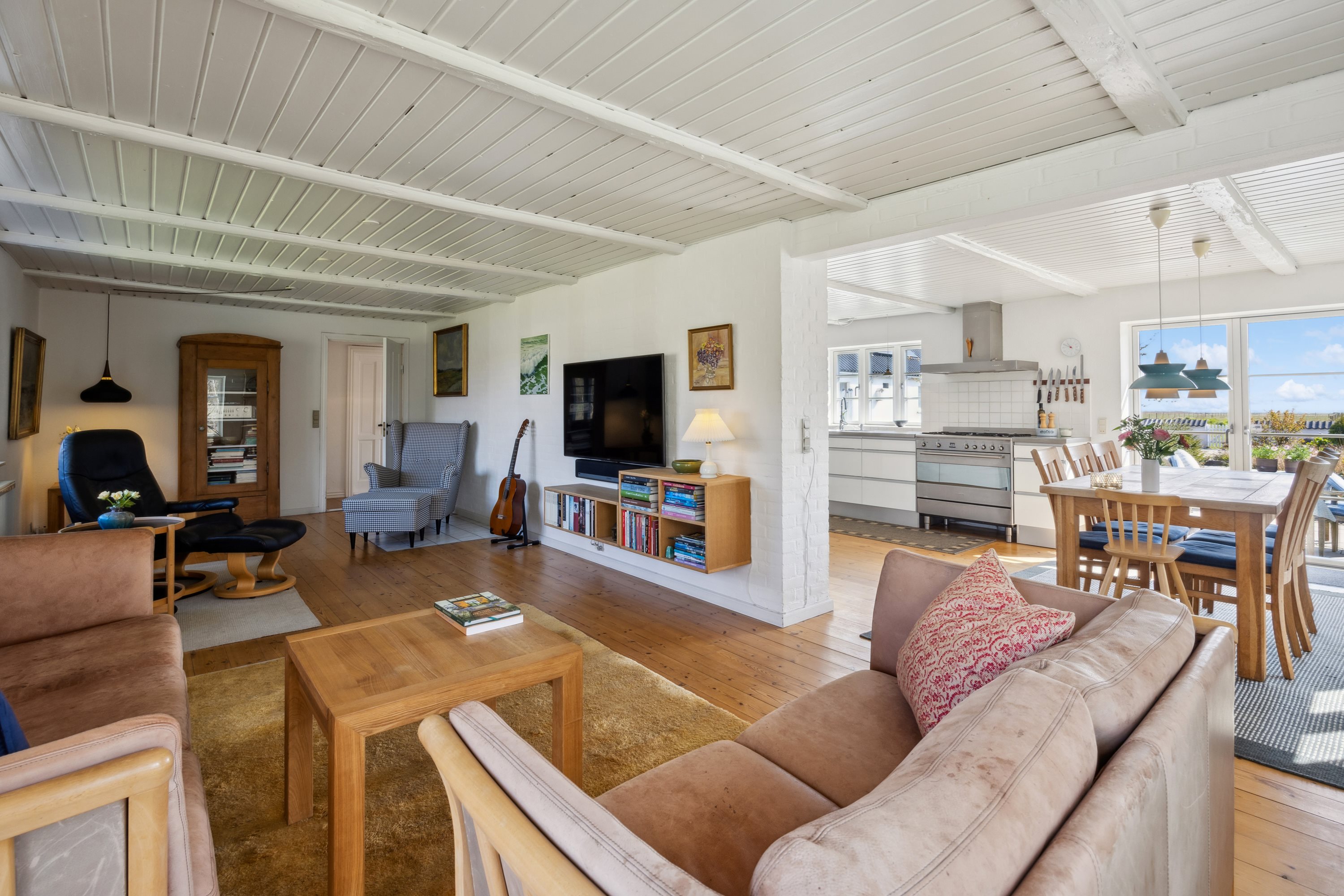 Fremhævet stue billede i fuldskærmstilstand. Billede af Hou Engvej 46, Hou, 9370 Hals