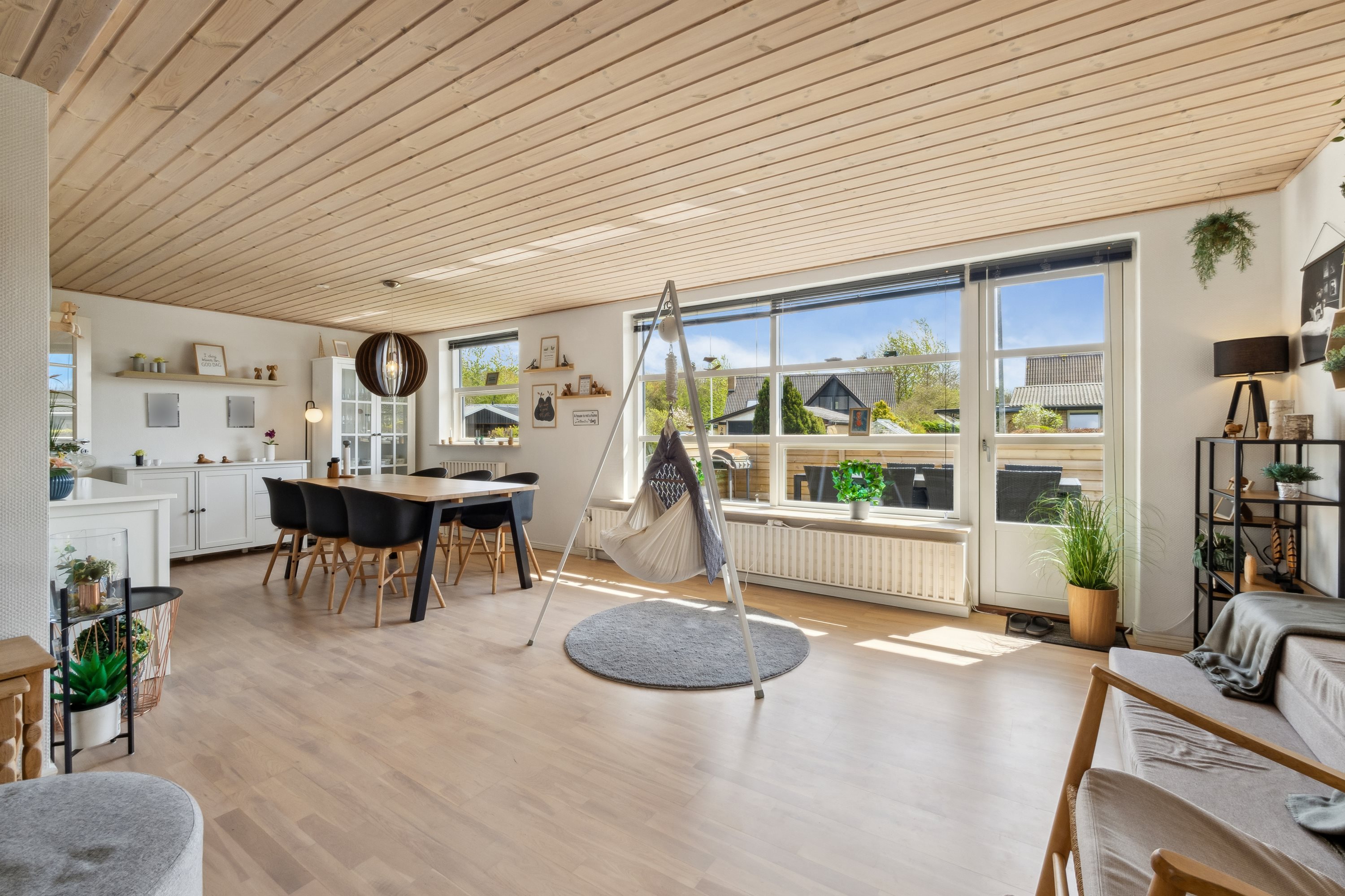 Fremhævet stue billede i fuldskærmstilstand. Billede af Landlystvej 1, Vodstrup, 7900 Nykøbing M