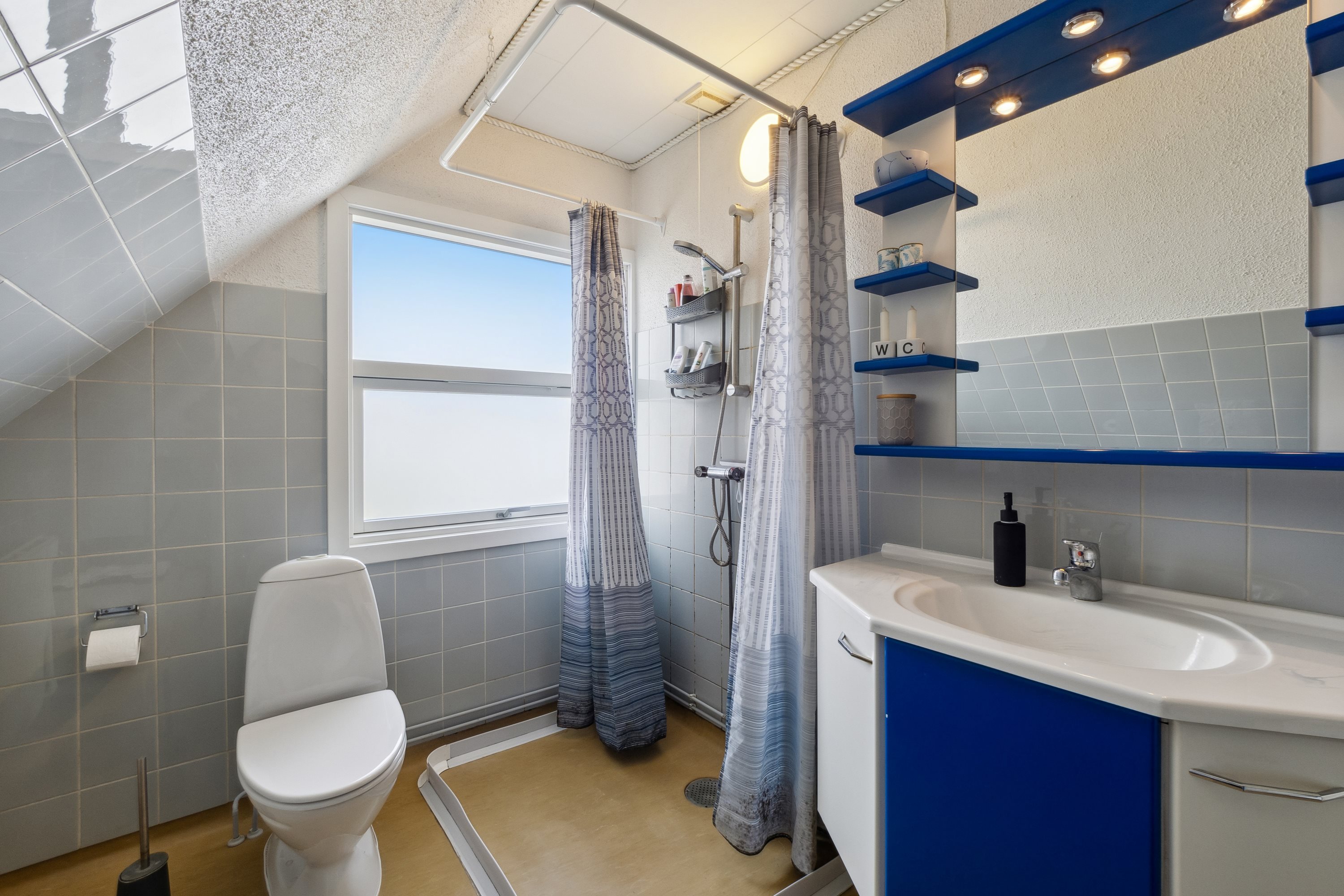 Fremhævet badeværelse billede i fuldskærmstilstand. Billede af Landlystvej 1, Vodstrup, 7900 Nykøbing M