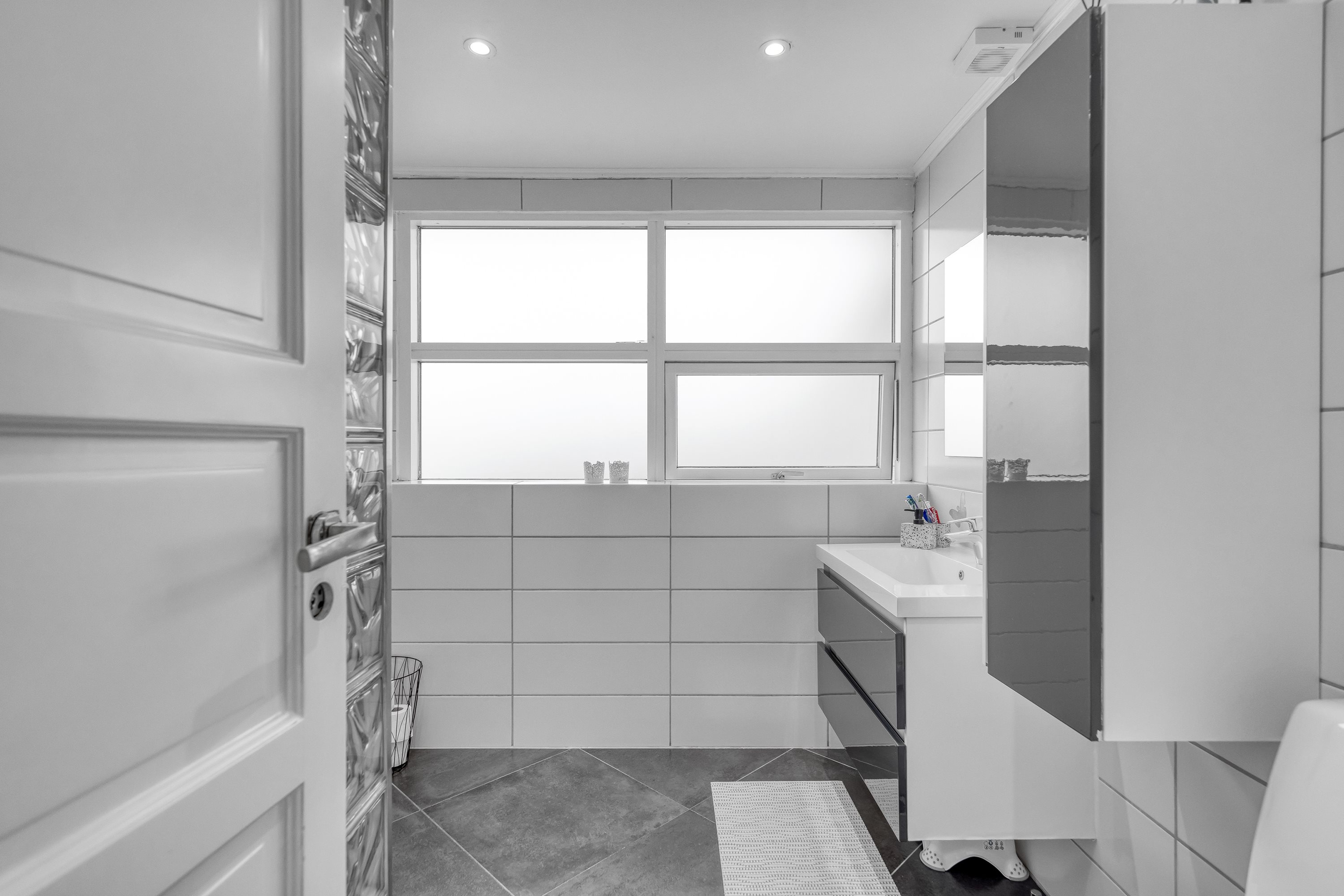 Fremhævet bad billede i fuldskærmstilstand. Billede af Halmøvænget 38, True, 8381 Tilst