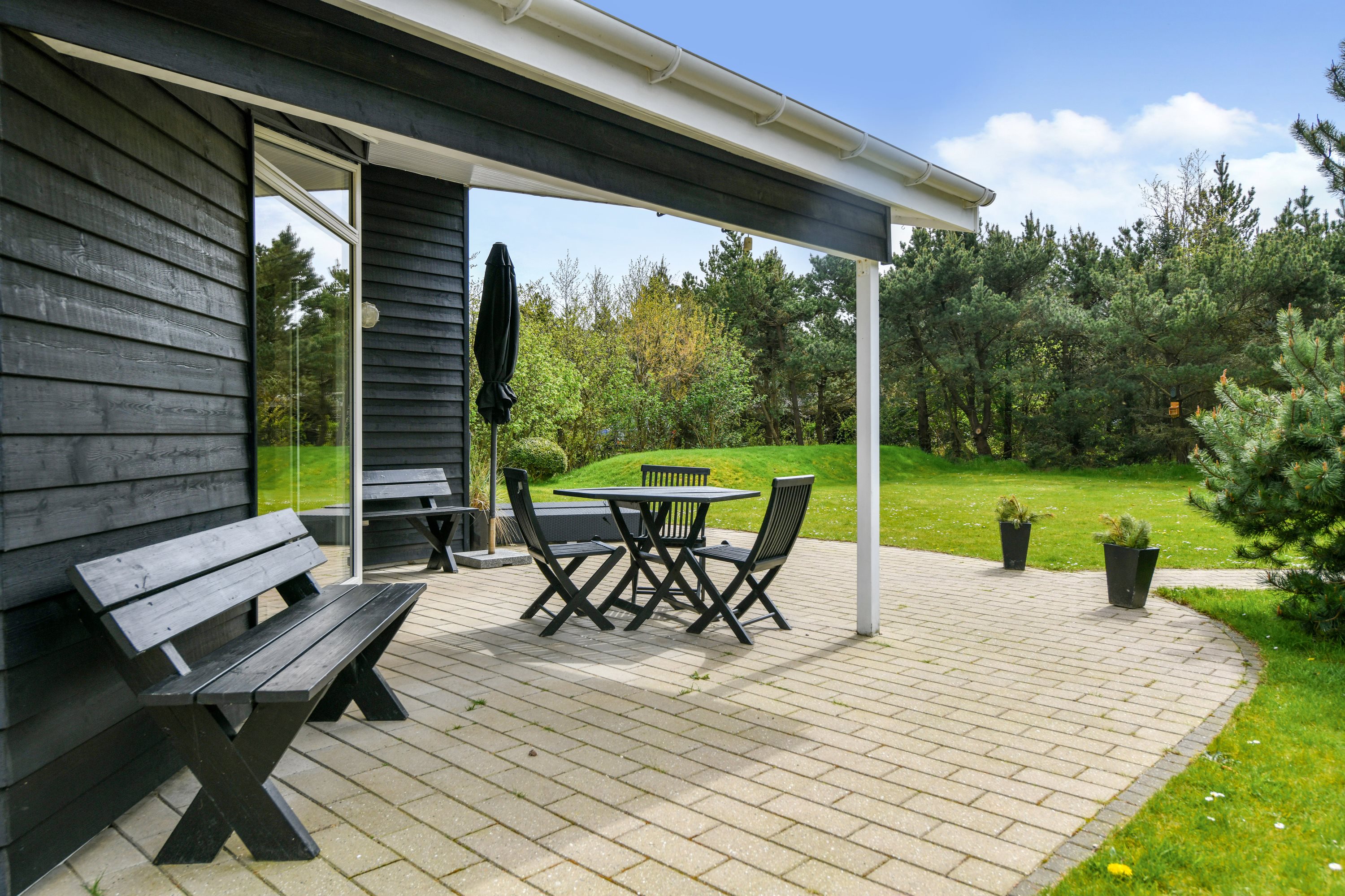 Fremhævet terrasse billede i fuldskærmstilstand. Billede af Grønnevænget 18, 6857 Blåvand