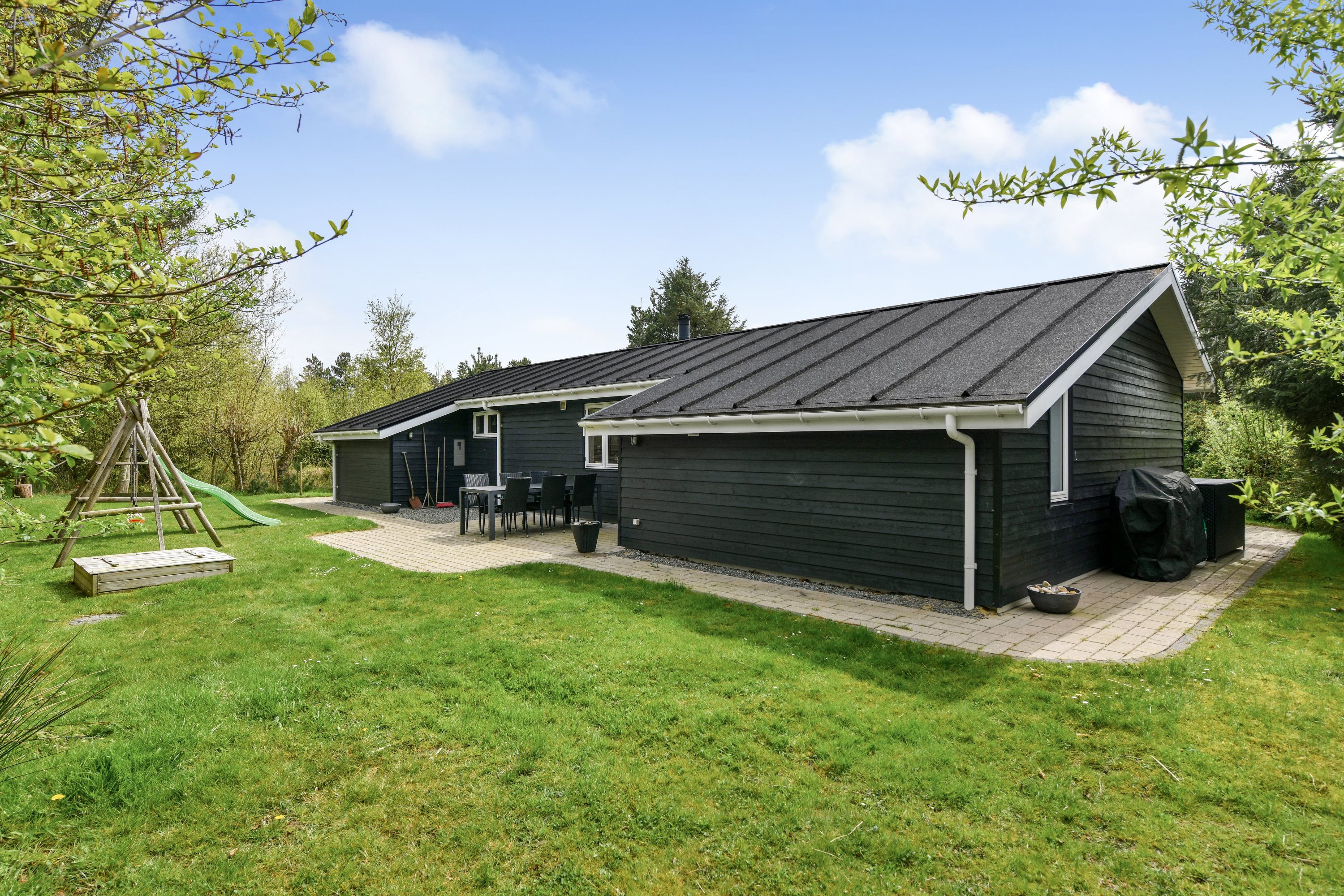 Fremhævet ejendommen billede i fuldskærmstilstand. Billede af Grønnevænget 18, 6857 Blåvand