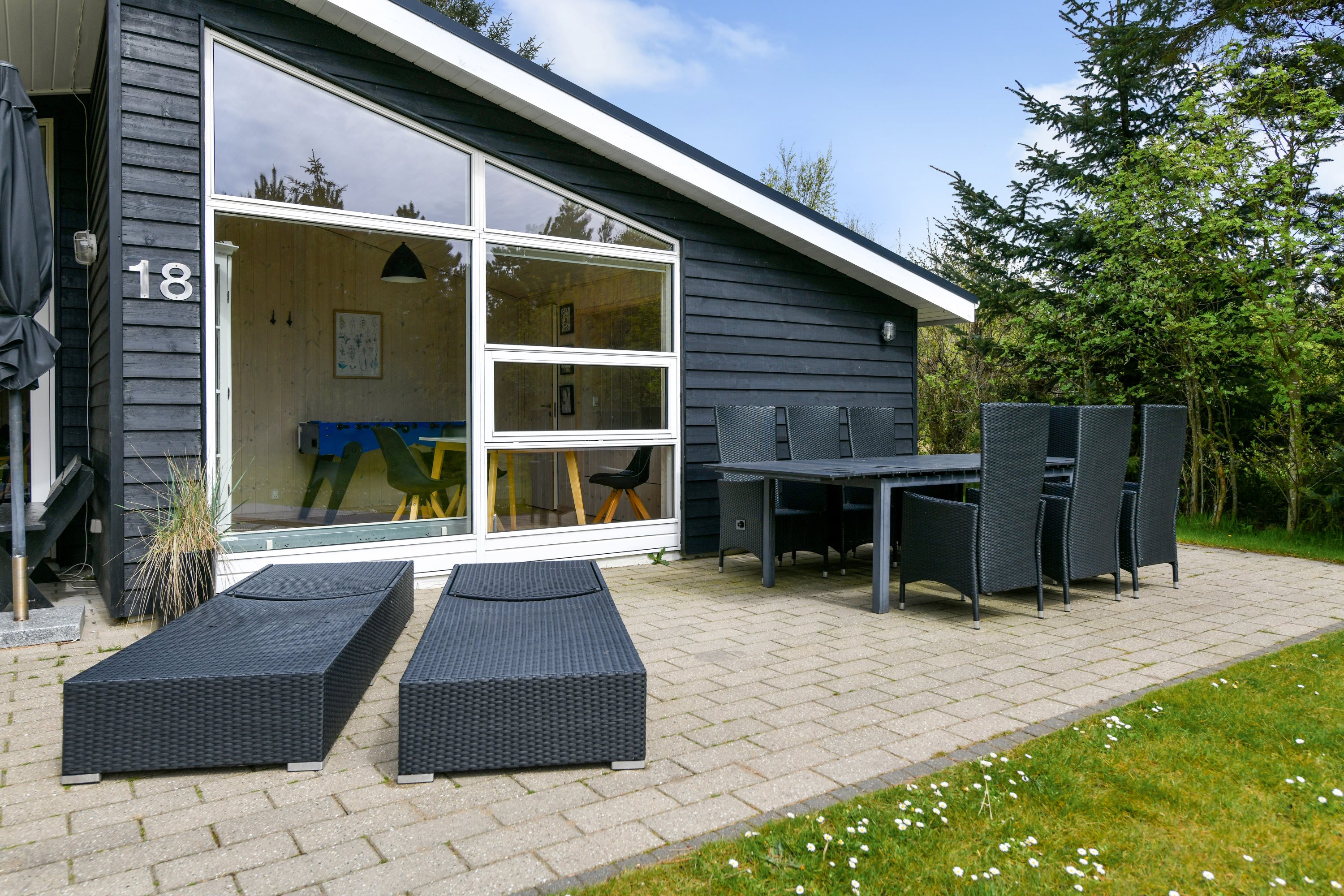 Fremhævet terrasse billede i fuldskærmstilstand. Billede af Grønnevænget 18, 6857 Blåvand