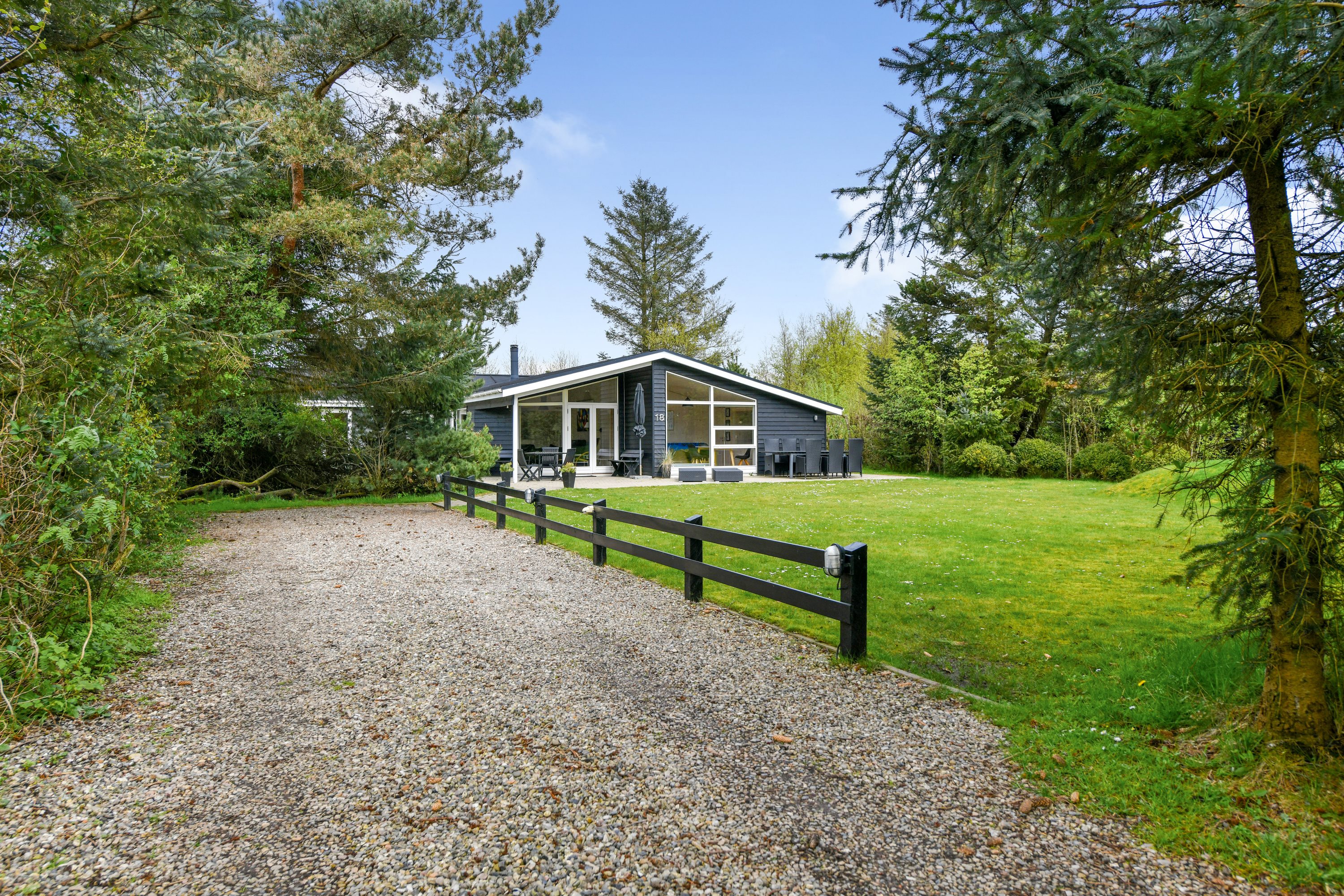 Miniaturebillede 1: ejendommen. Billede af Grønnevænget 18, 6857 Blåvand