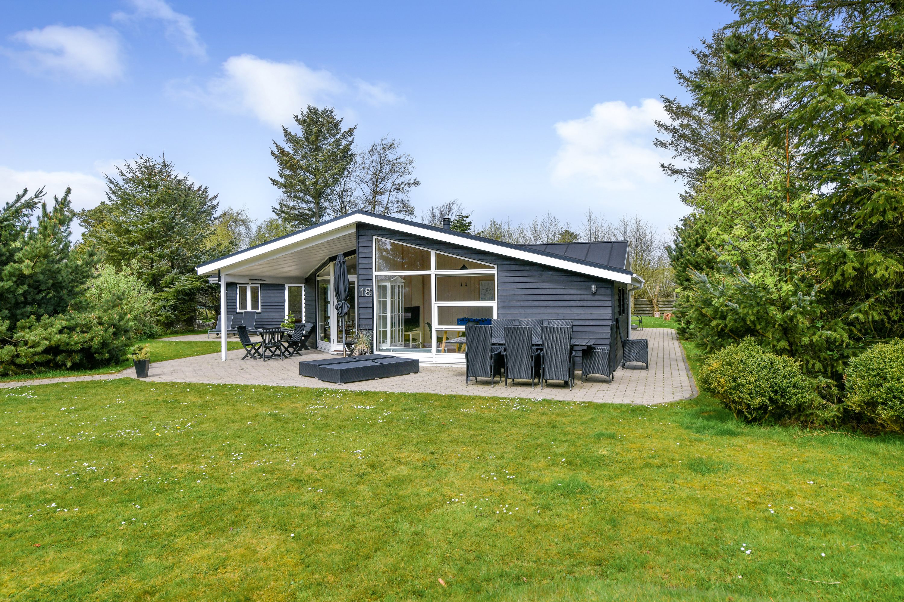 Fremhævet terrasse billede i fuldskærmstilstand. Billede af Grønnevænget 18, 6857 Blåvand