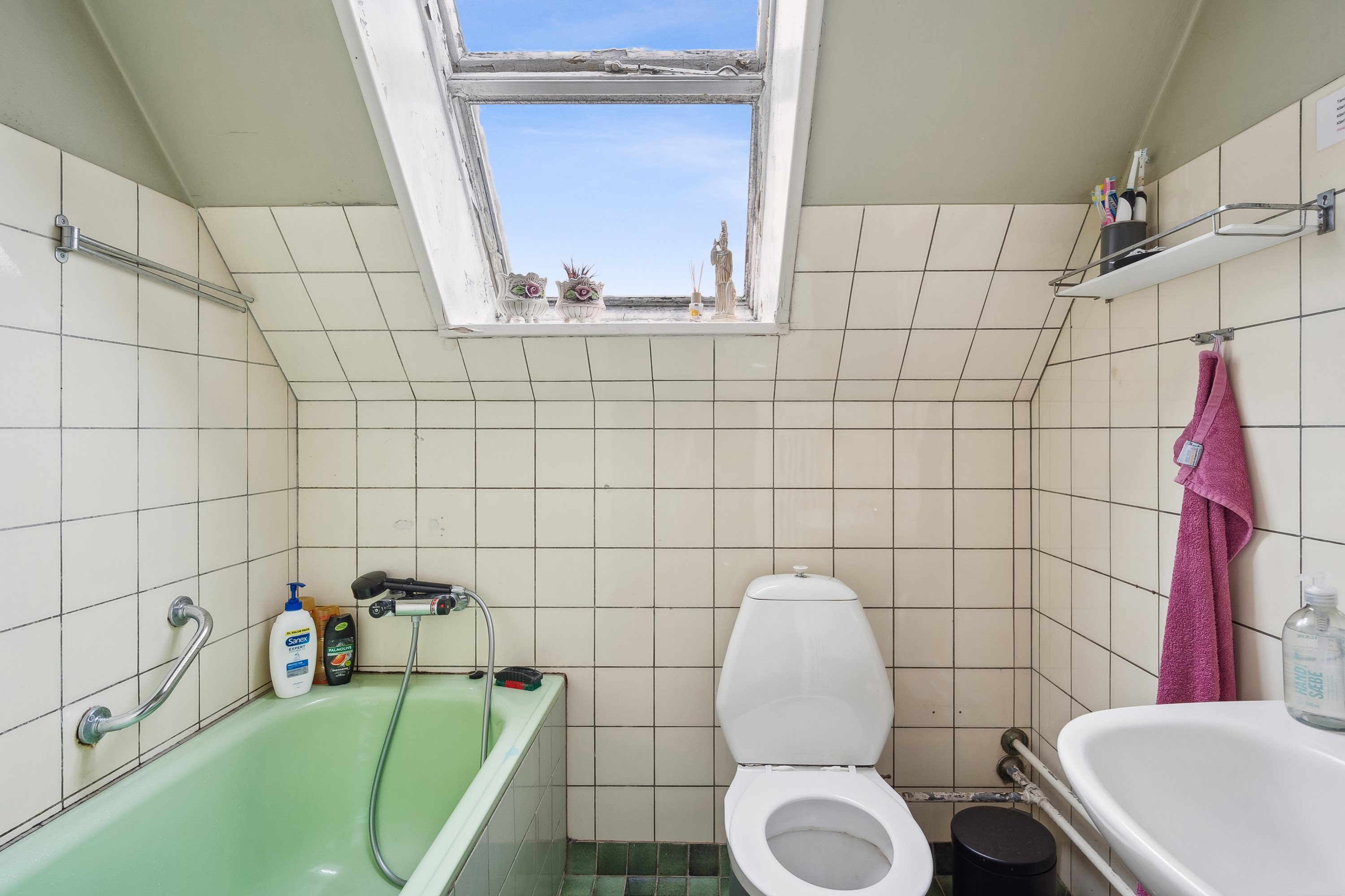 Fremhævet badeværelse billede i fuldskærmstilstand. Billede af Randersvej 18, 9500 Hobro