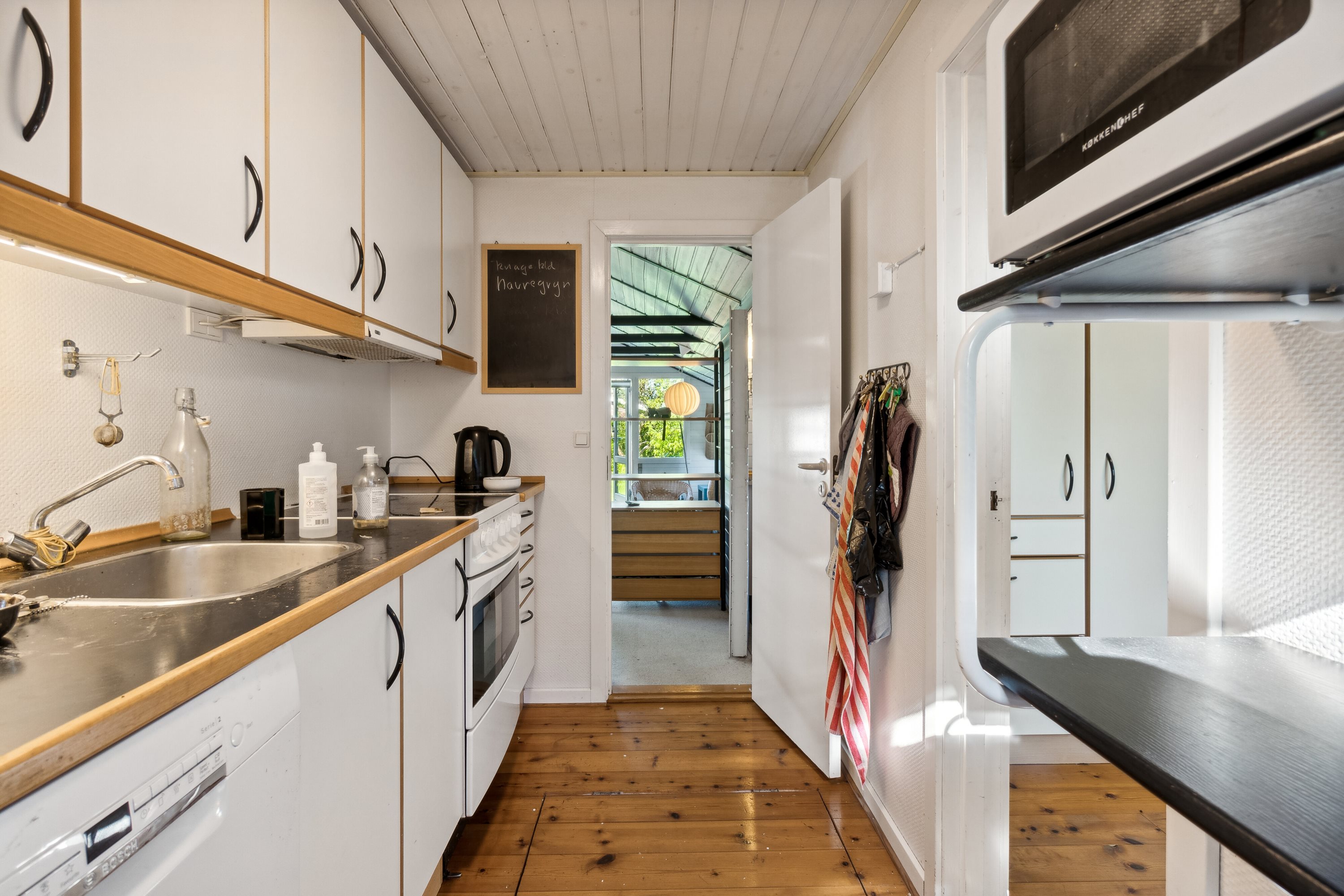 Fremhævet køkken billede i fuldskærmstilstand. Billede af Tagetesvej 12, 2610 Rødovre