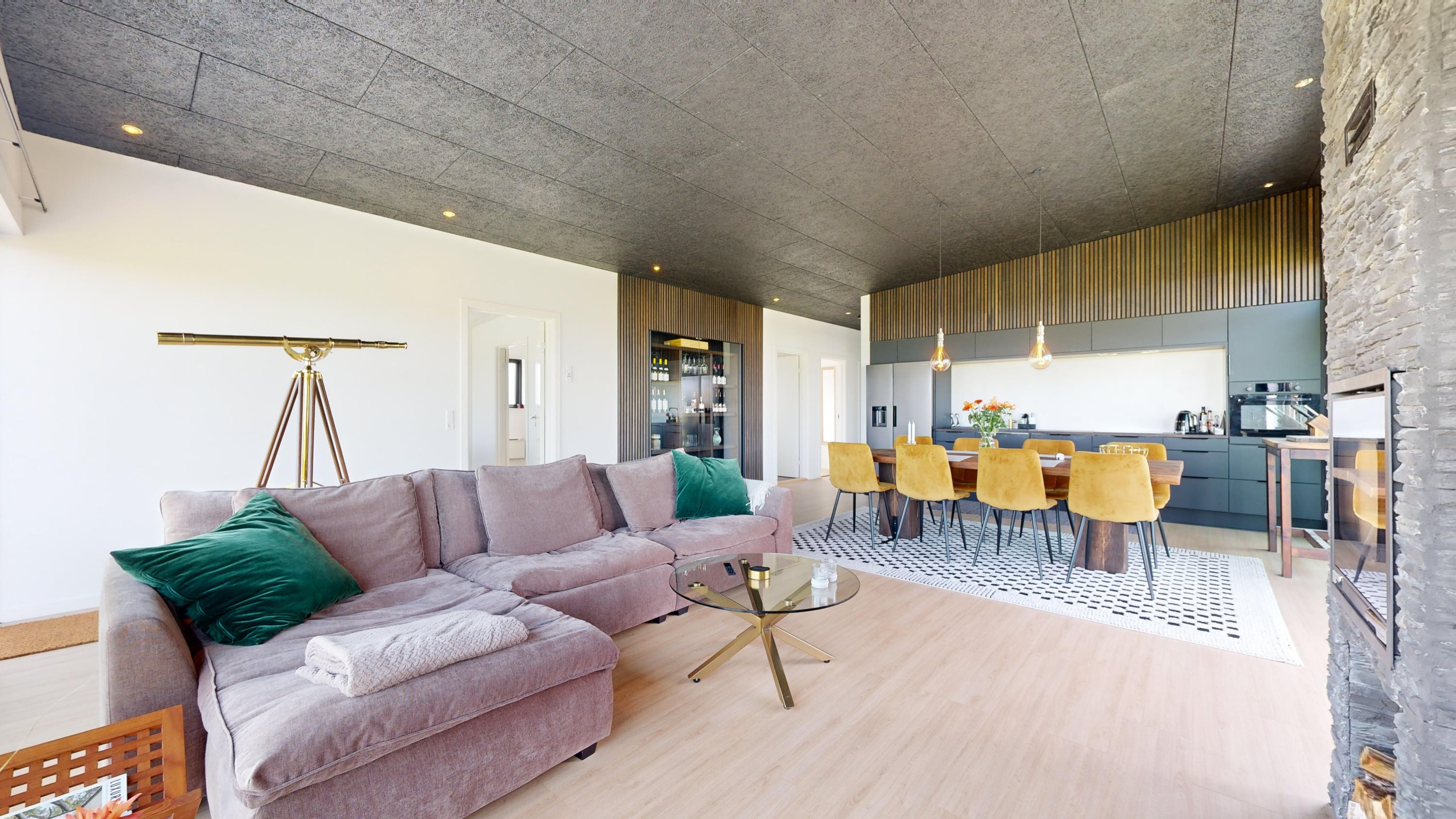 Fremhævet stue billede i fuldskærmstilstand. Billede af Isfuglebakken 3, Hjarbæk, 8831 Løgstrup