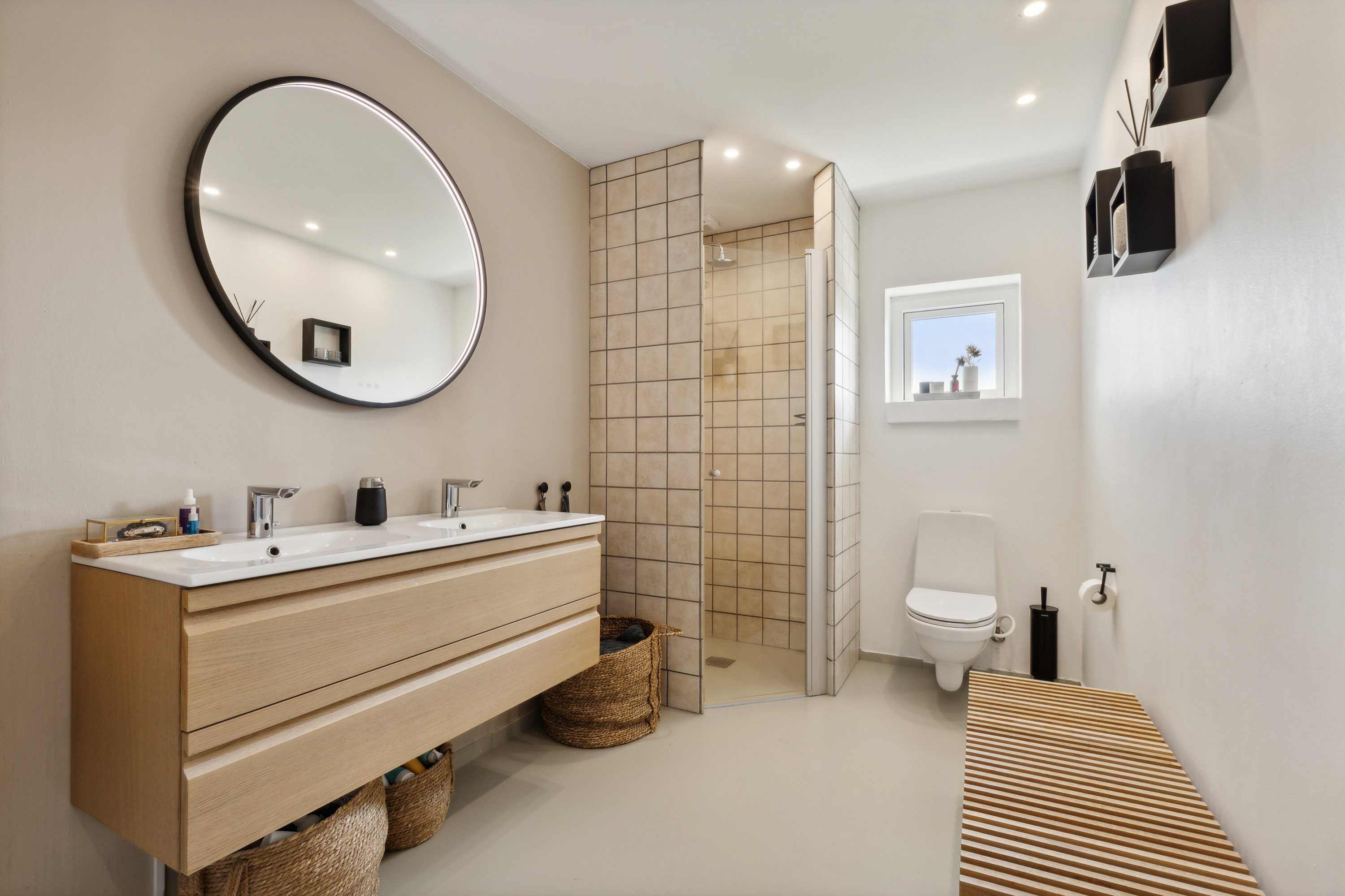 Fremhævet badeværelse billede i fuldskærmstilstand. Billede af Brunbjergparken 89, Løjt Kirkeby, 6200 Aabenraa