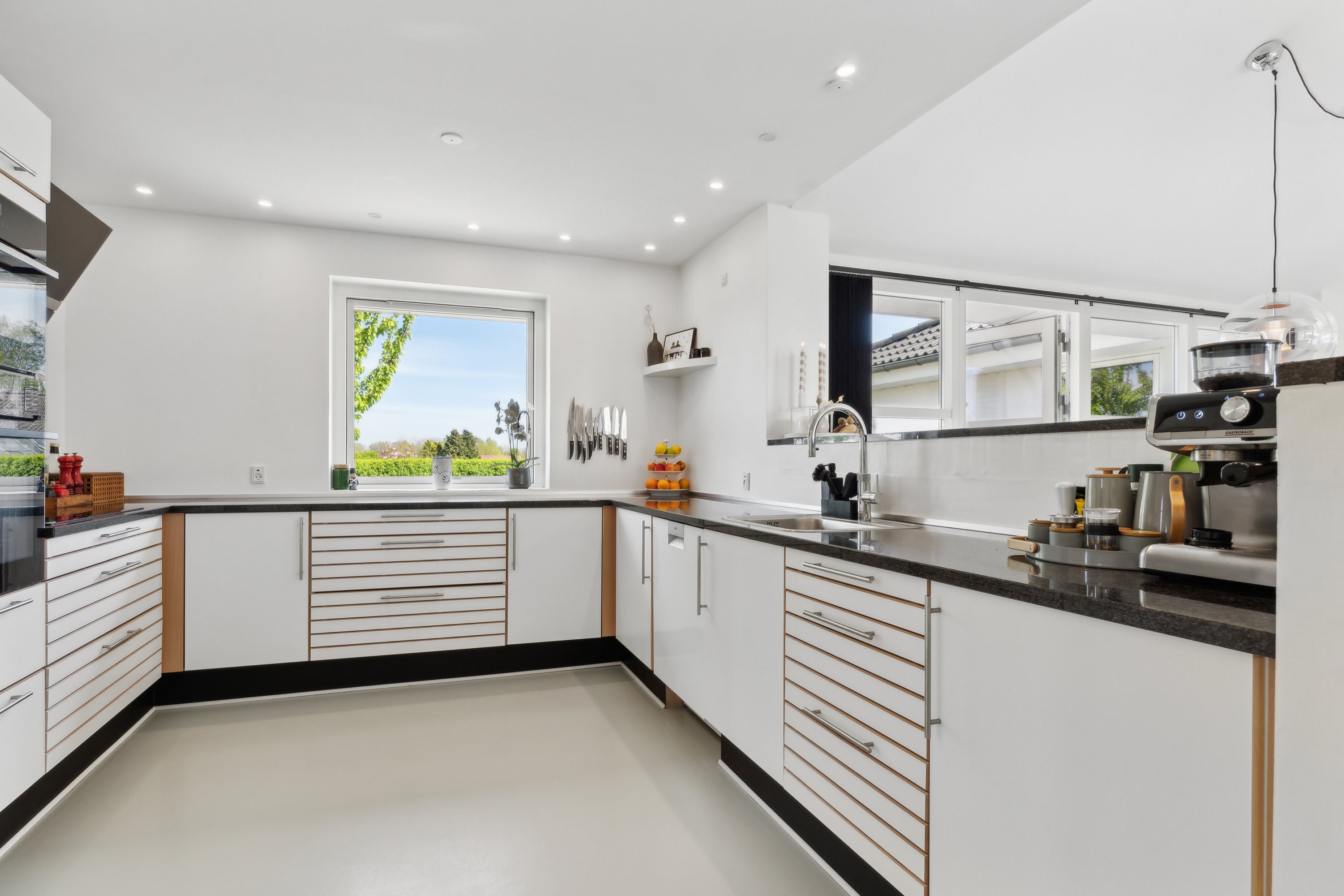 Fremhævet køkken billede i fuldskærmstilstand. Billede af Brunbjergparken 89, Løjt Kirkeby, 6200 Aabenraa