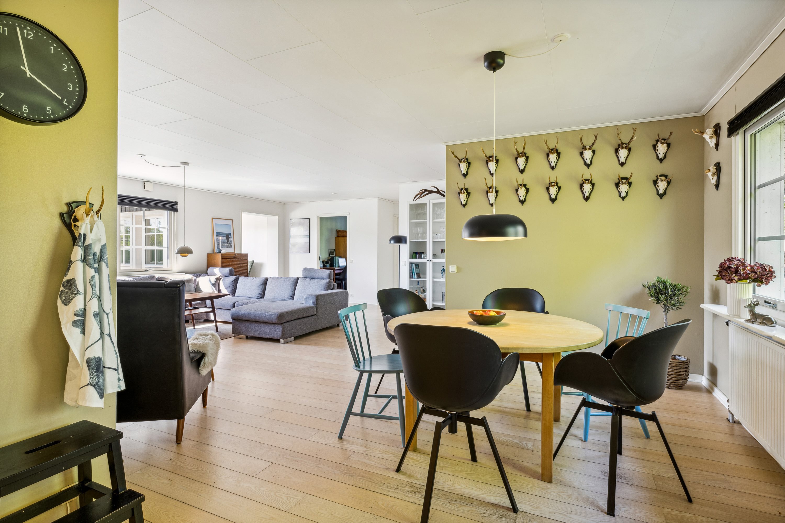 Fremhævet spisestue billede i fuldskærmstilstand. Billede af Kløvervangen 18, Lime, 8544 Mørke