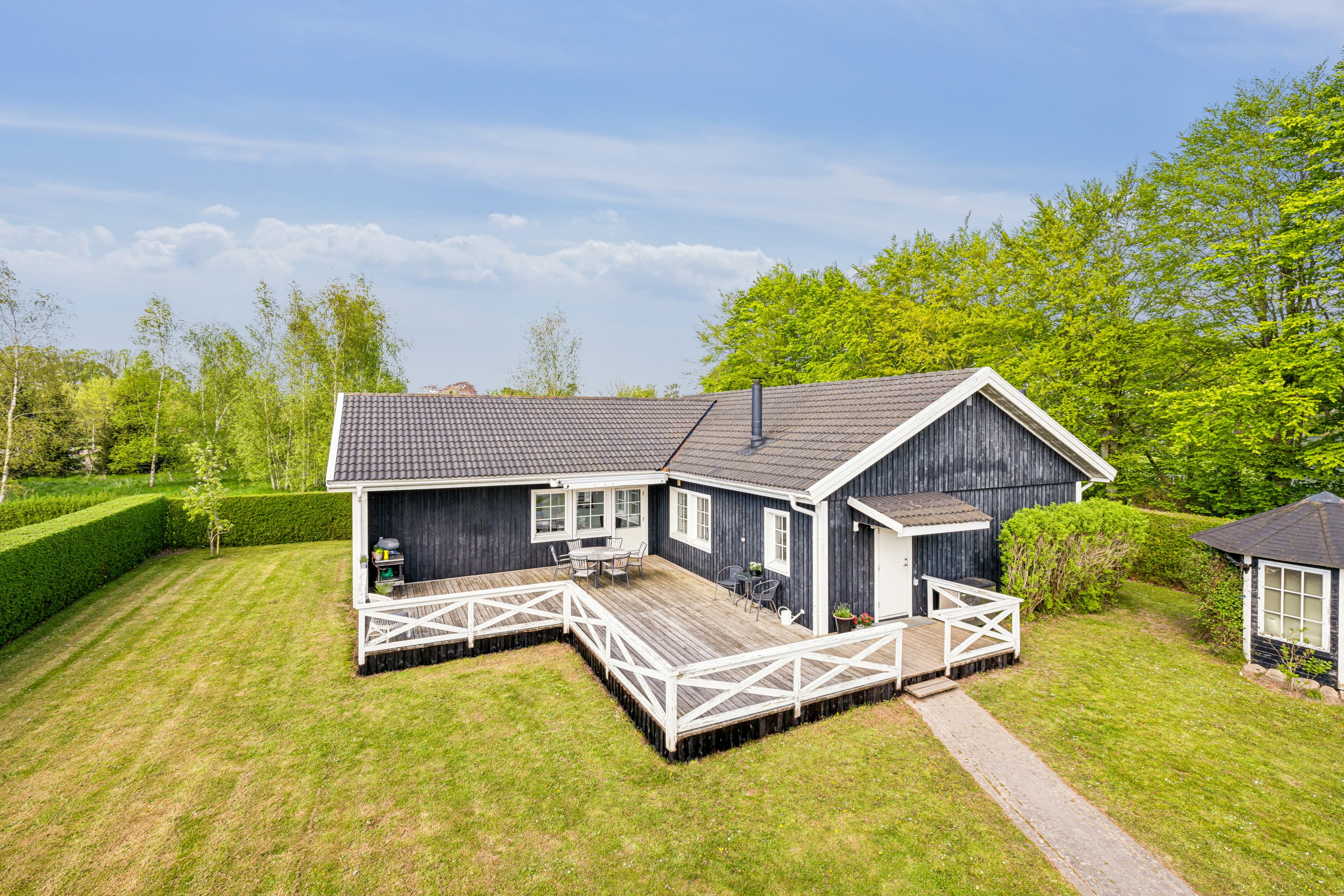 Fremhævet ejendom 1 billede i fuldskærmstilstand. Billede af Kløvervangen 18, Lime, 8544 Mørke