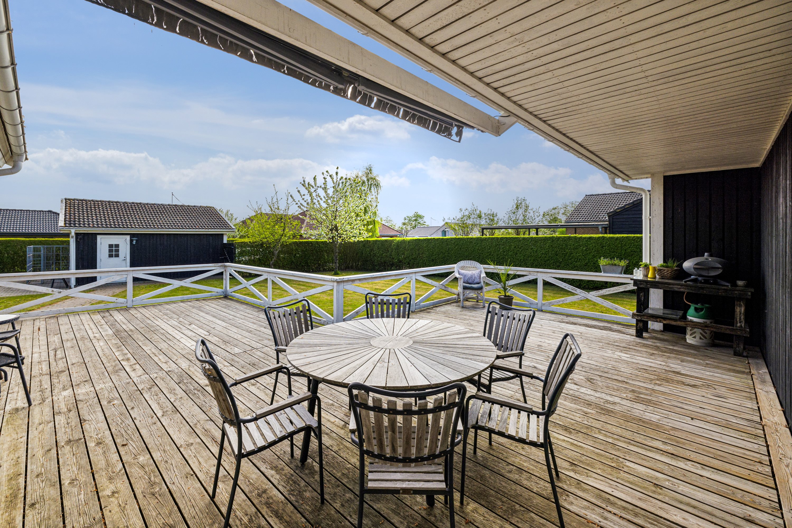 Fremhævet terrasse billede i fuldskærmstilstand. Billede af Kløvervangen 18, Lime, 8544 Mørke