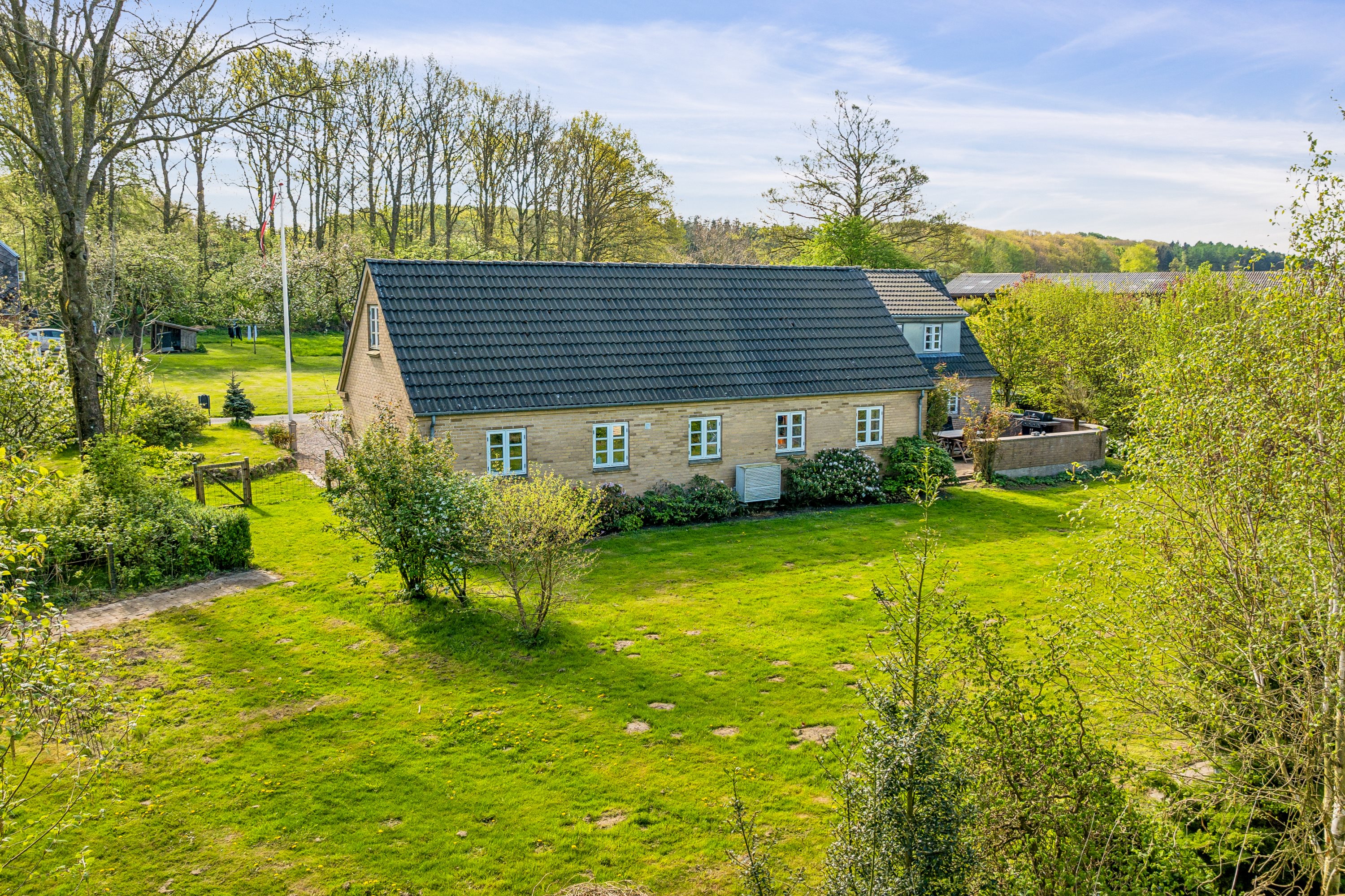 Fremhævet ejendom 1 billede i fuldskærmstilstand. Billede af Troldemoseled 4, Ålsbo, 5560 Aarup
