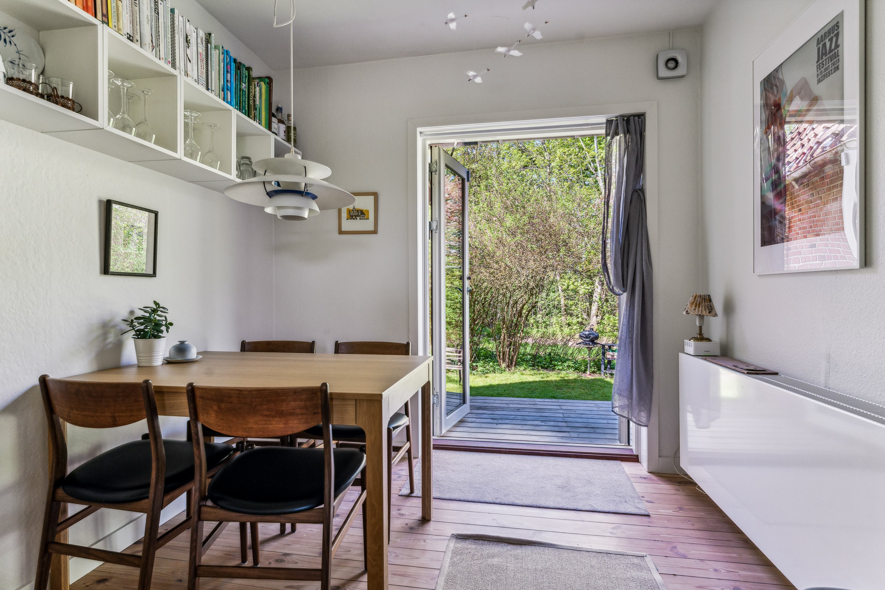 Fremhævet spisestue billede i fuldskærmstilstand. Billede af Skovvejen 29, 8850 Bjerringbro