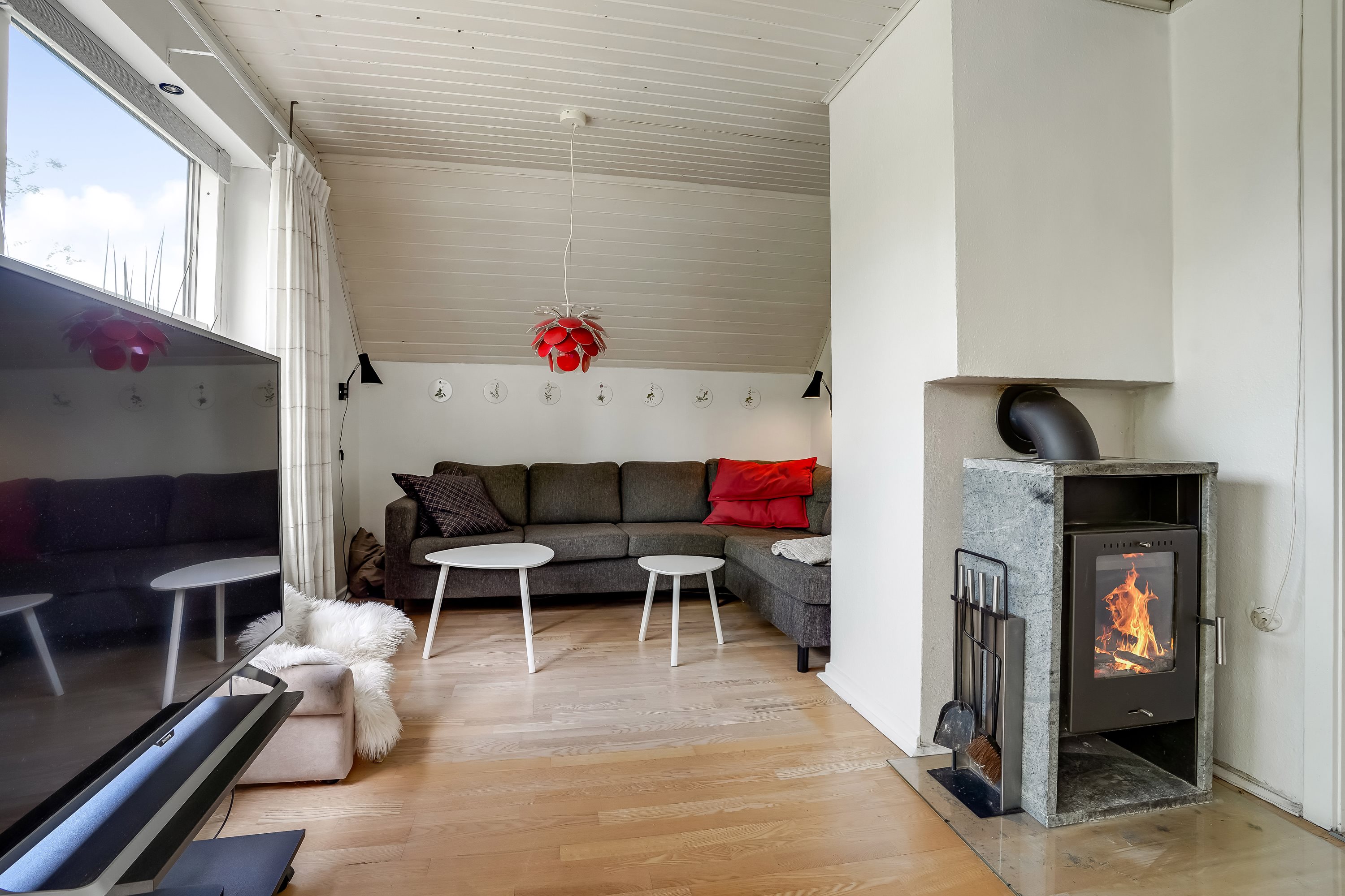 Fremhævet stue billede i fuldskærmstilstand. Billede af Sdr. Vissingvej 1, Sdr Vissing, 8740 Brædstrup