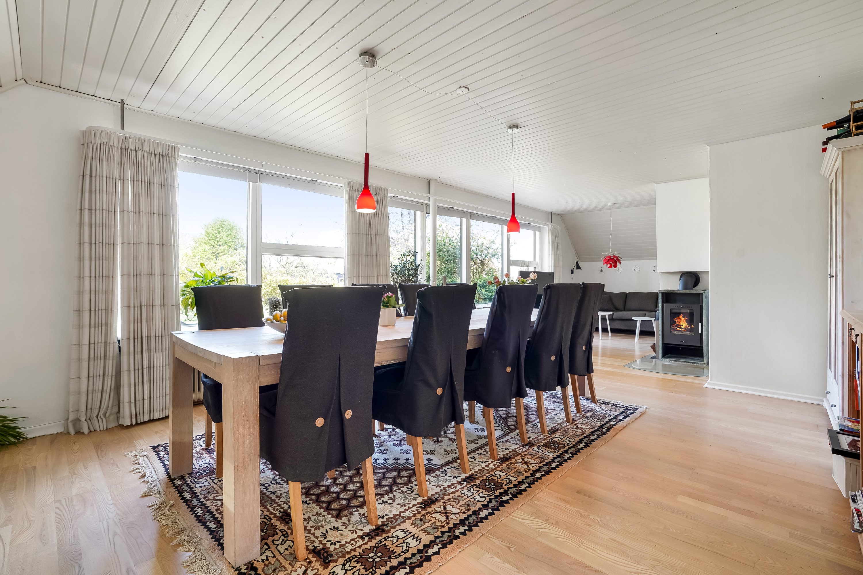 Fremhævet stue billede i fuldskærmstilstand. Billede af Sdr. Vissingvej 1, Sdr Vissing, 8740 Brædstrup