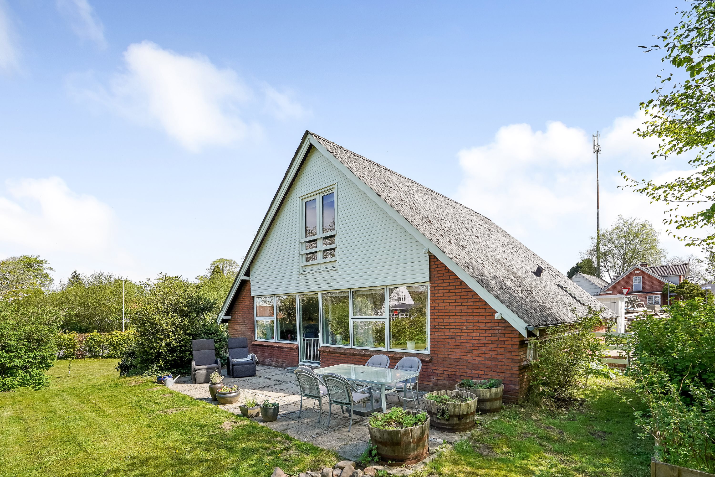 Fremhævet terrasse billede i fuldskærmstilstand. Billede af Sdr. Vissingvej 1, Sdr Vissing, 8740 Brædstrup